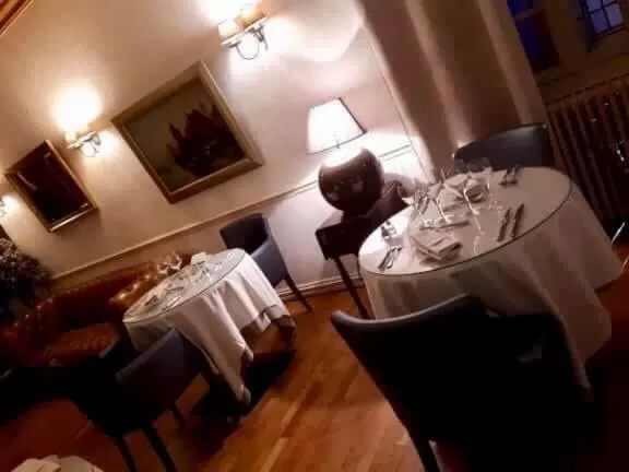 Restaurant/places to eat in Le Cheval Blanc