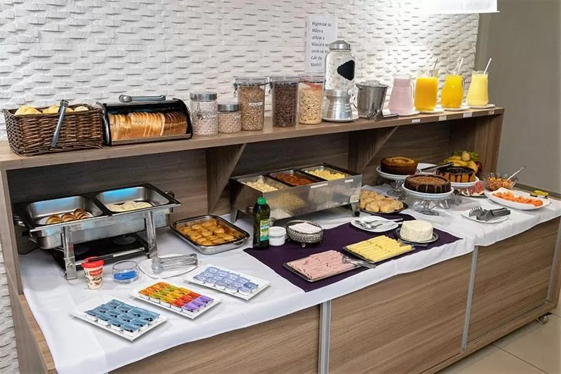 Breakfast in Aeroporto Plaza Hotel