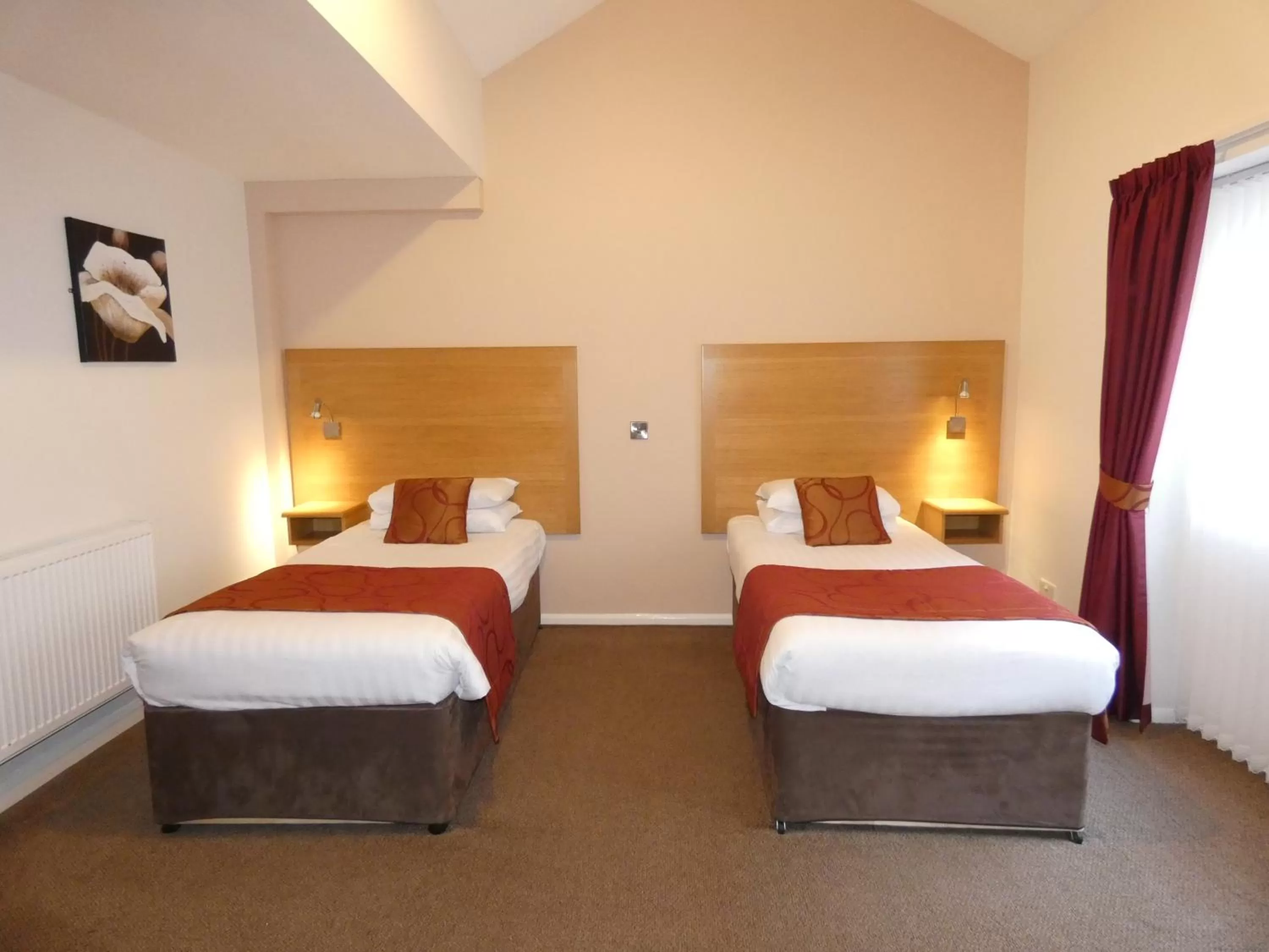 Bedroom, Bed in The Old Ginn House Inn