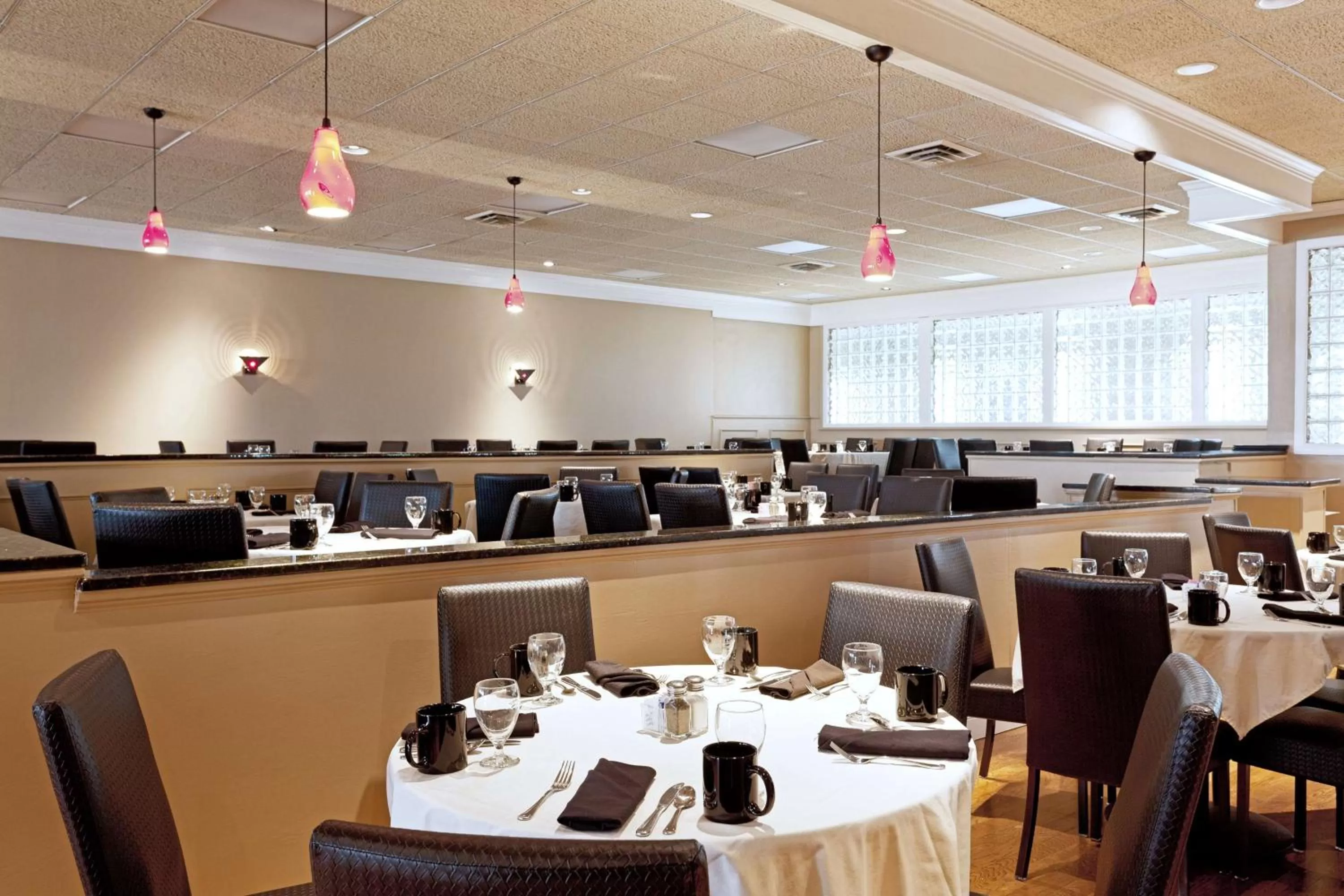 Restaurant/places to eat in DoubleTree by Hilton Cape Cod - Hyannis