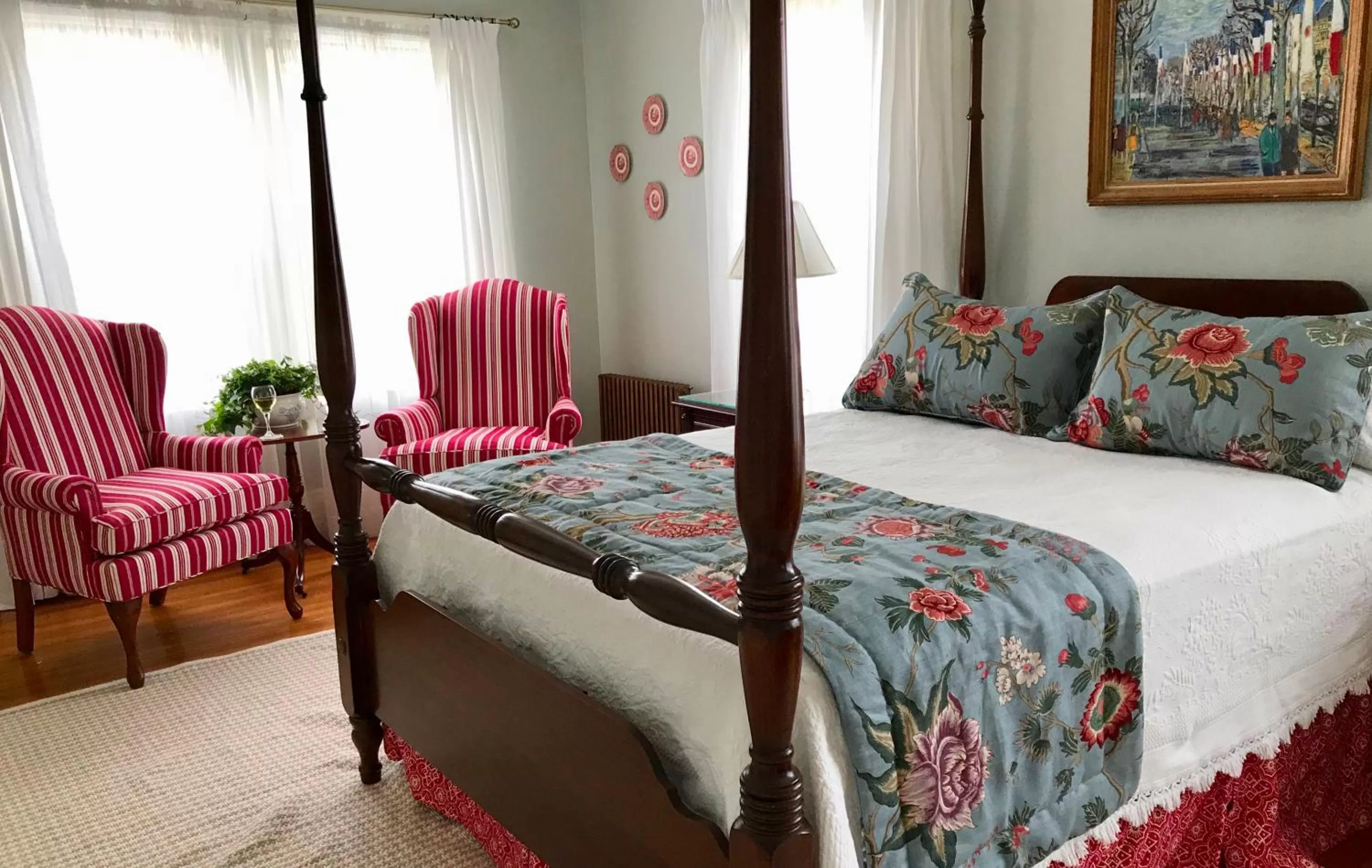 Bed in The Belmont Inn