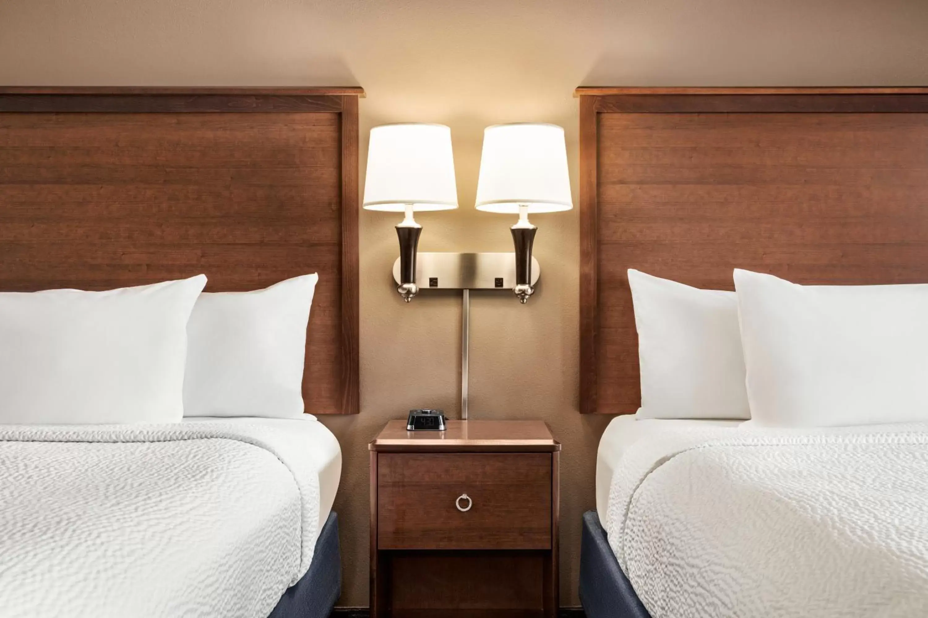 Deluxe Queen Room - Mobility Access/Non-Smoking in AmericInn by Wyndham Baudette Deluxe Queen Room - Mobility Access/Non-Smoking in AmericInn by Wyndham Baudette