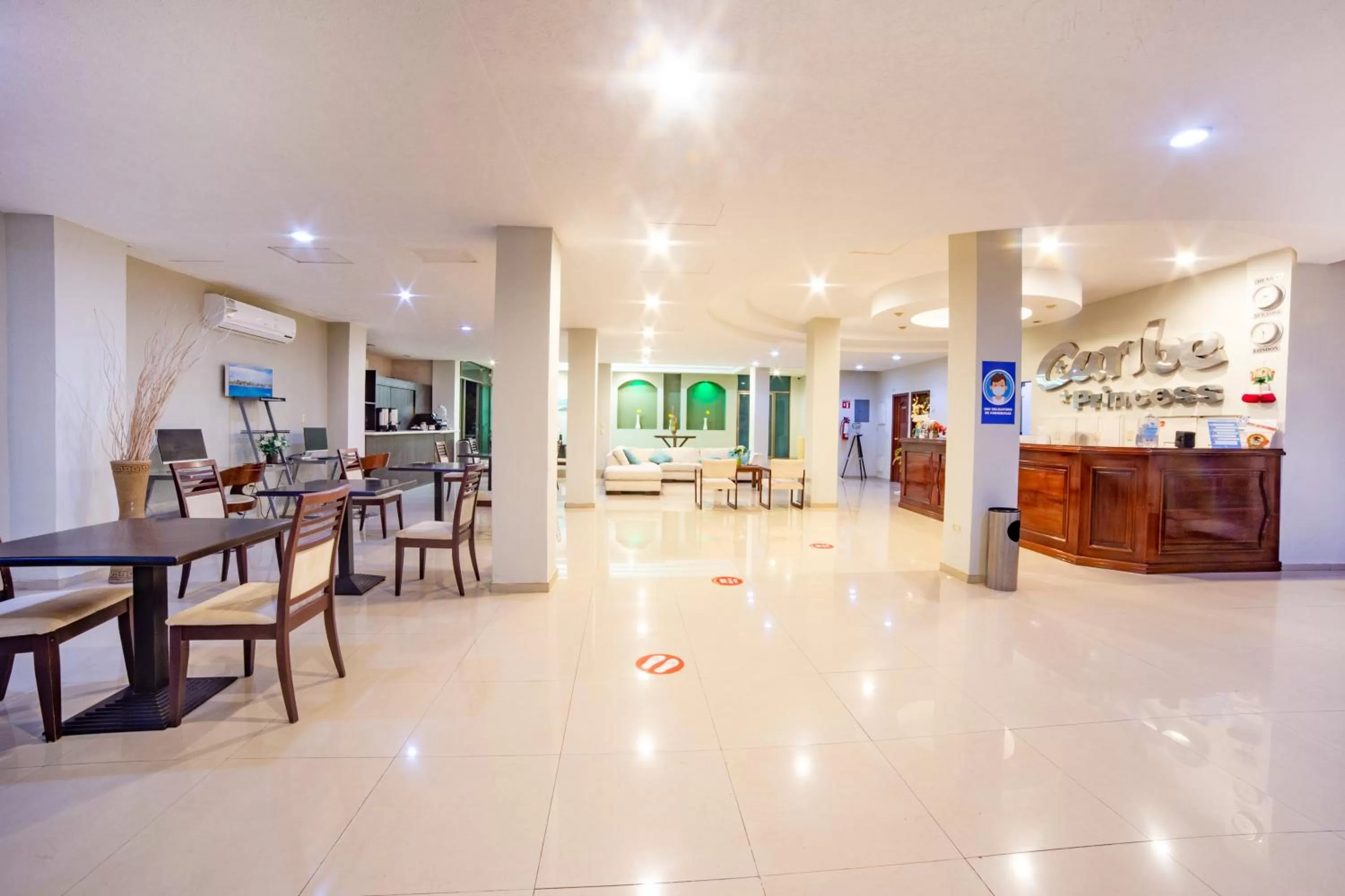 Lobby or reception, Restaurant/Places to Eat in Caribe Princess
