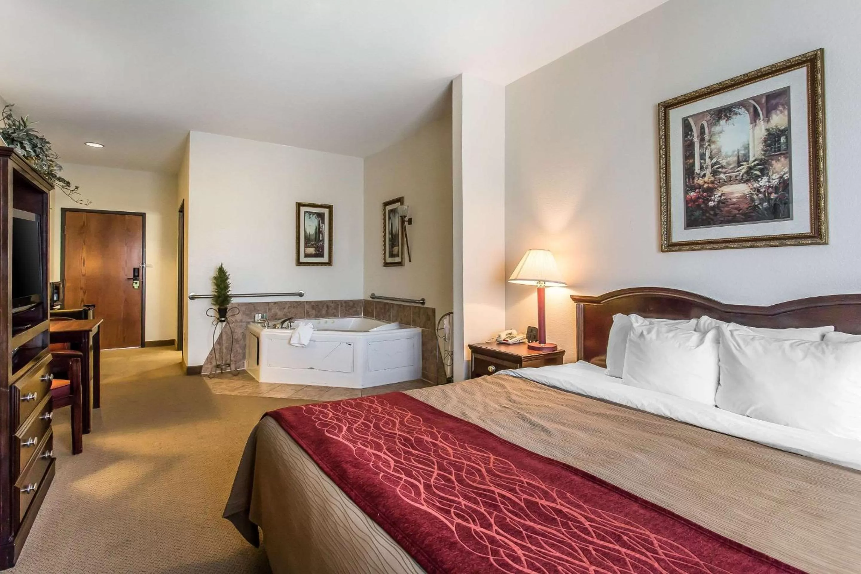 Photo of the whole room, Bed in Quality Inn & Suites Guymon