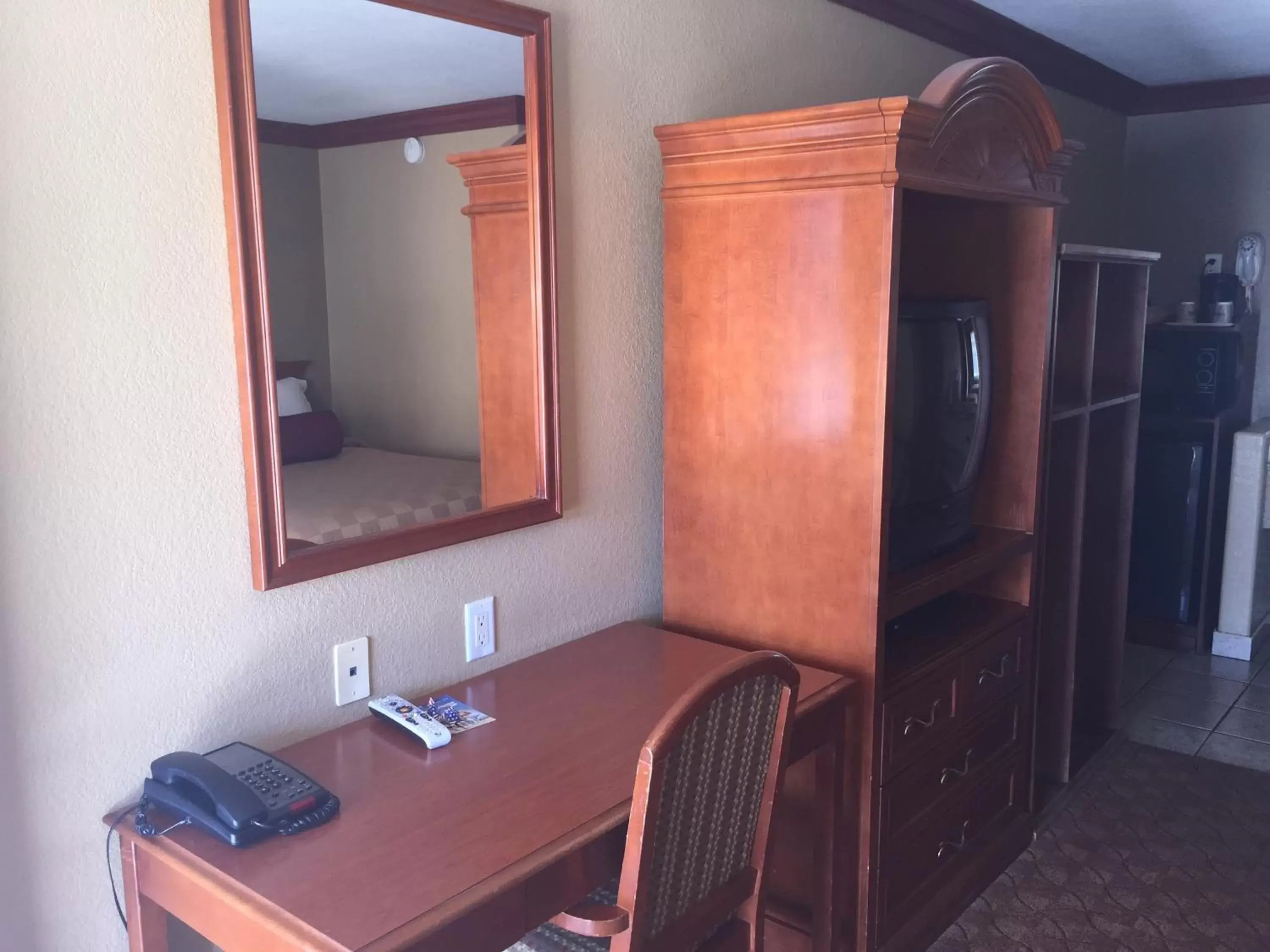 Standard King Room in Thunderbird Lodge Standard King Room in Thunderbird Lodge