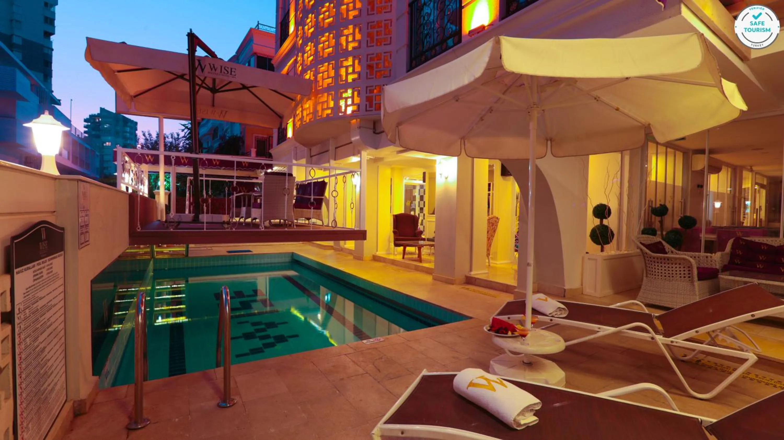 Swimming pool in Wise Hotel & Spa - Adults Only