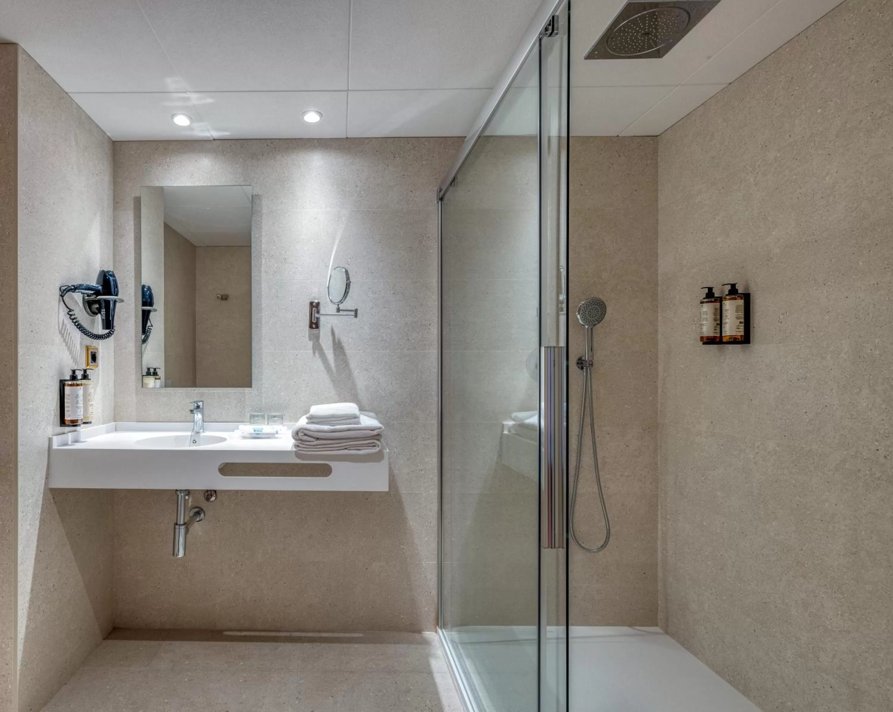 Bathroom in Playaballena