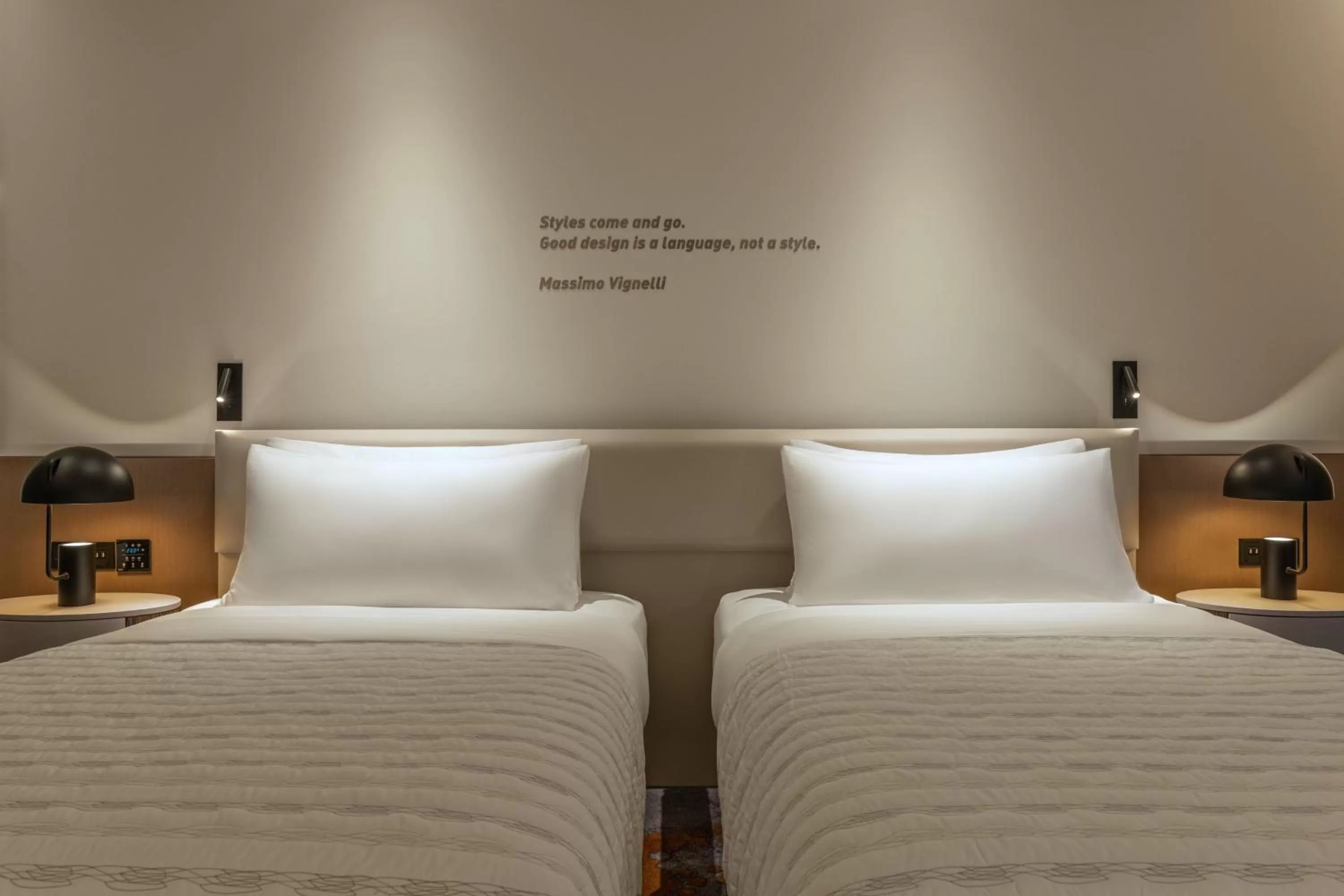 Bedroom, Bed in Le Royal Méridien Place Vendôme Lusail