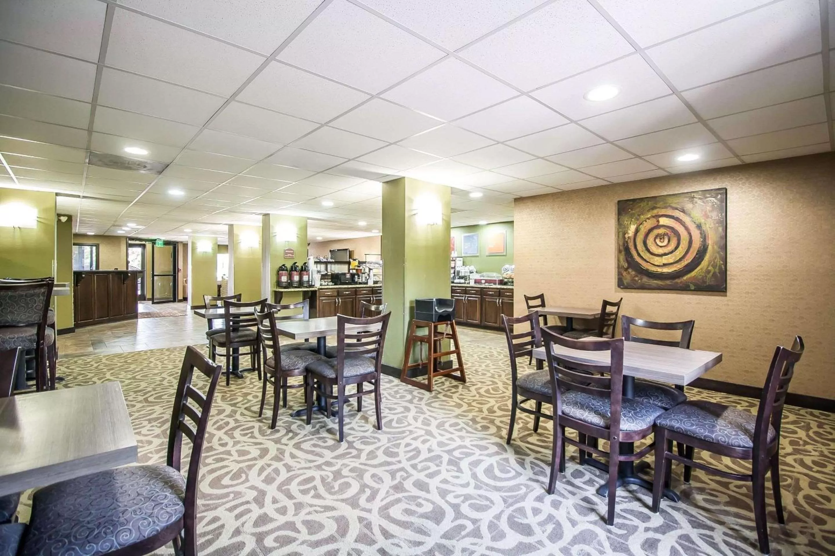Restaurant/places to eat in Comfort Inn Jackson I-40
