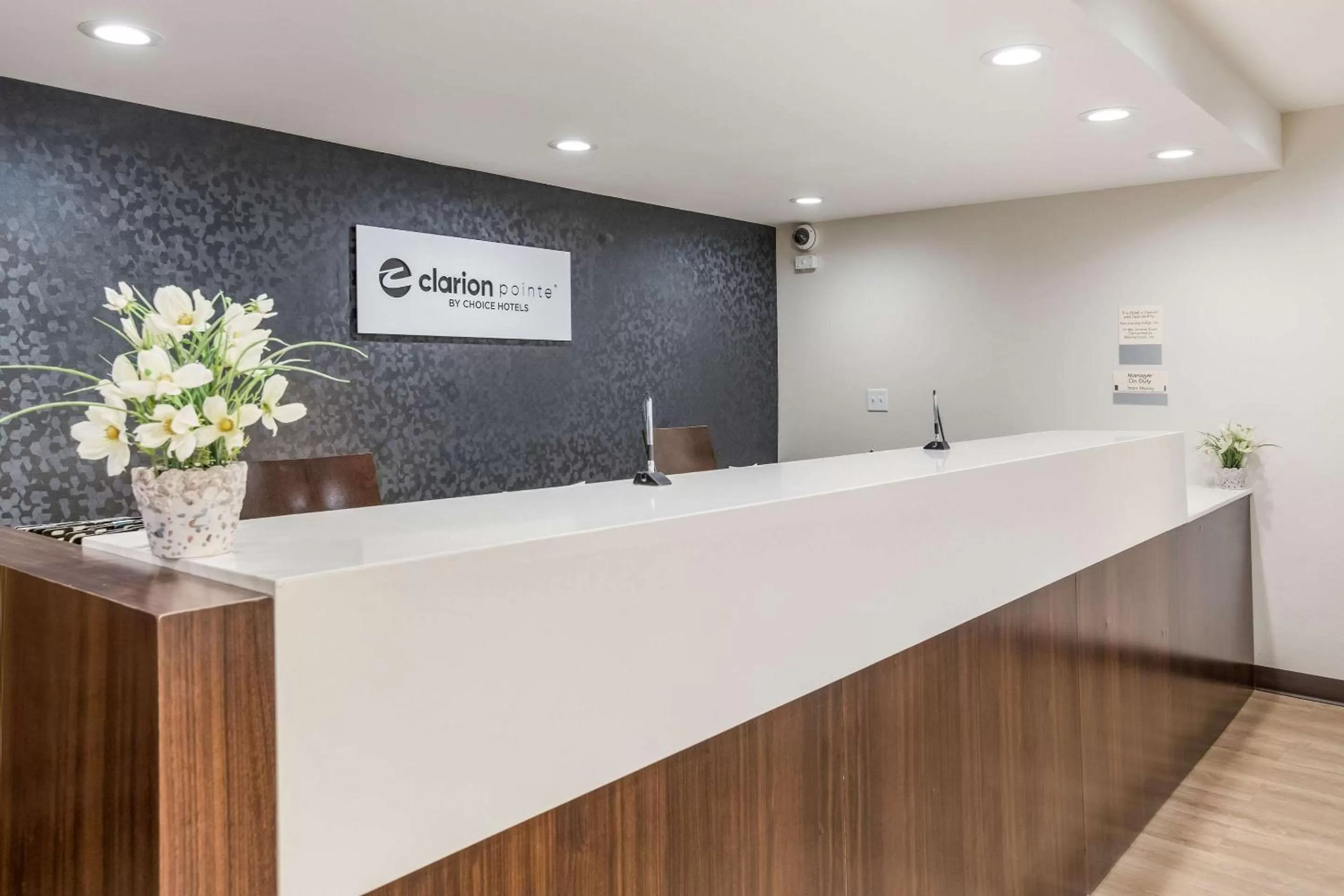 Lobby or reception in Clarion Pointe East Lansing University Area