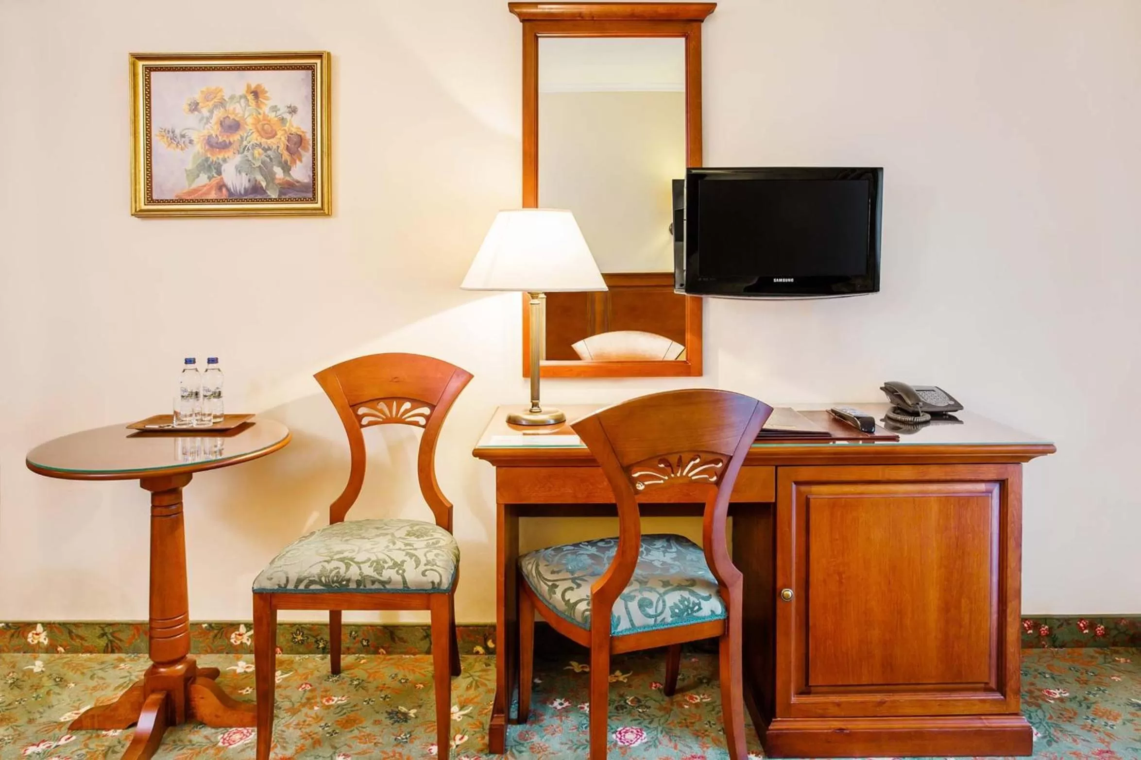 TV and multimedia in Hotel Duo Spa