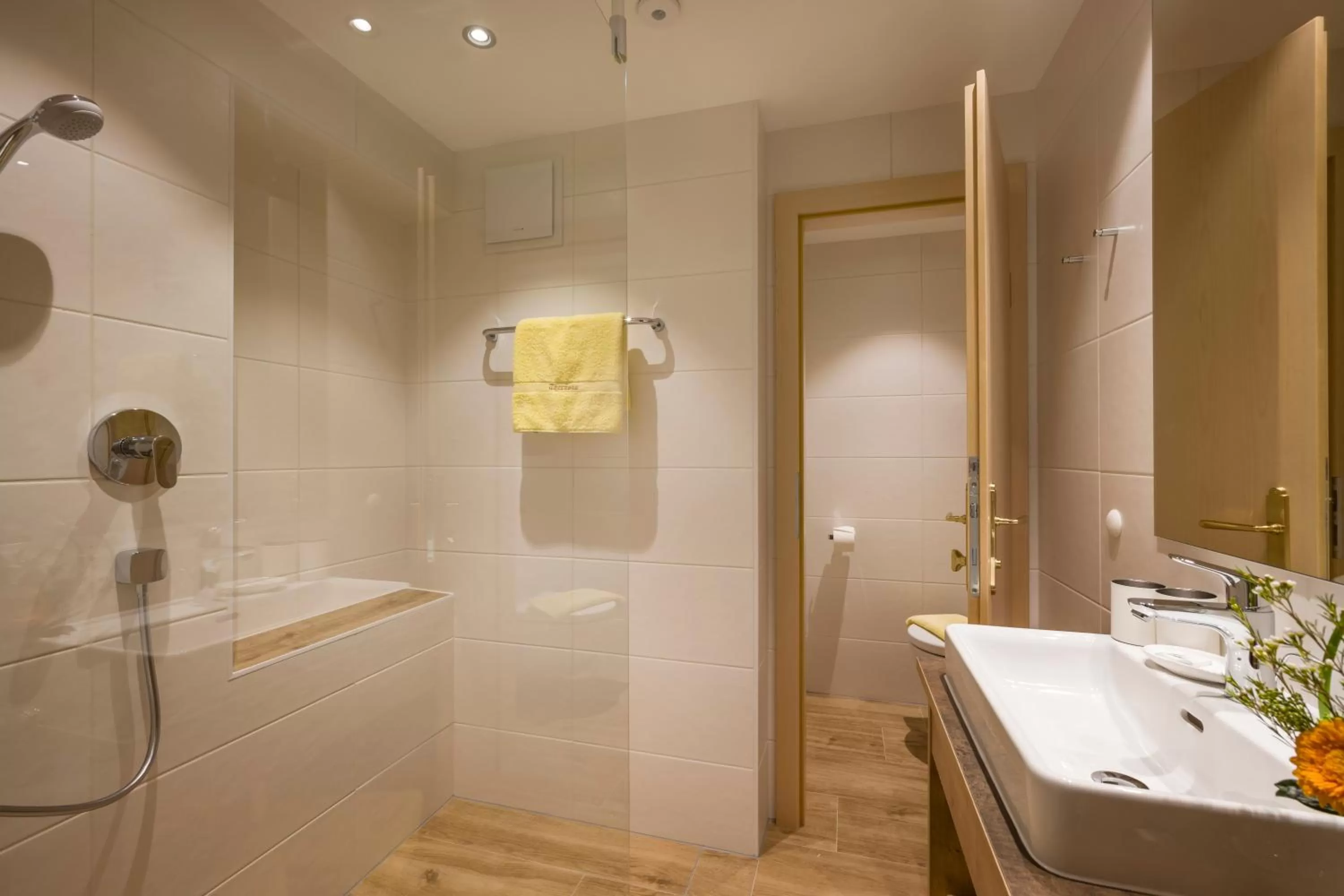 Bathroom in Hotel Theresia Garni