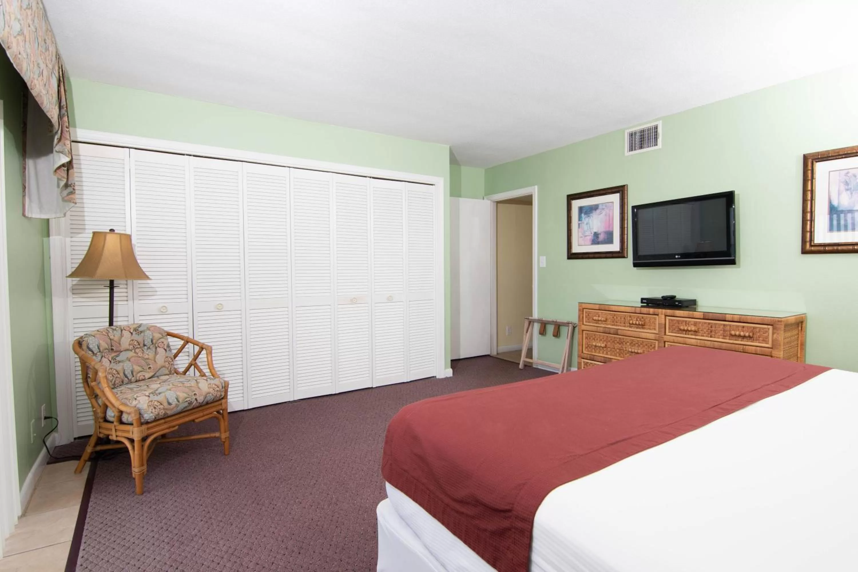 Palm Beach Waterfront Condos - Full Kitchens!