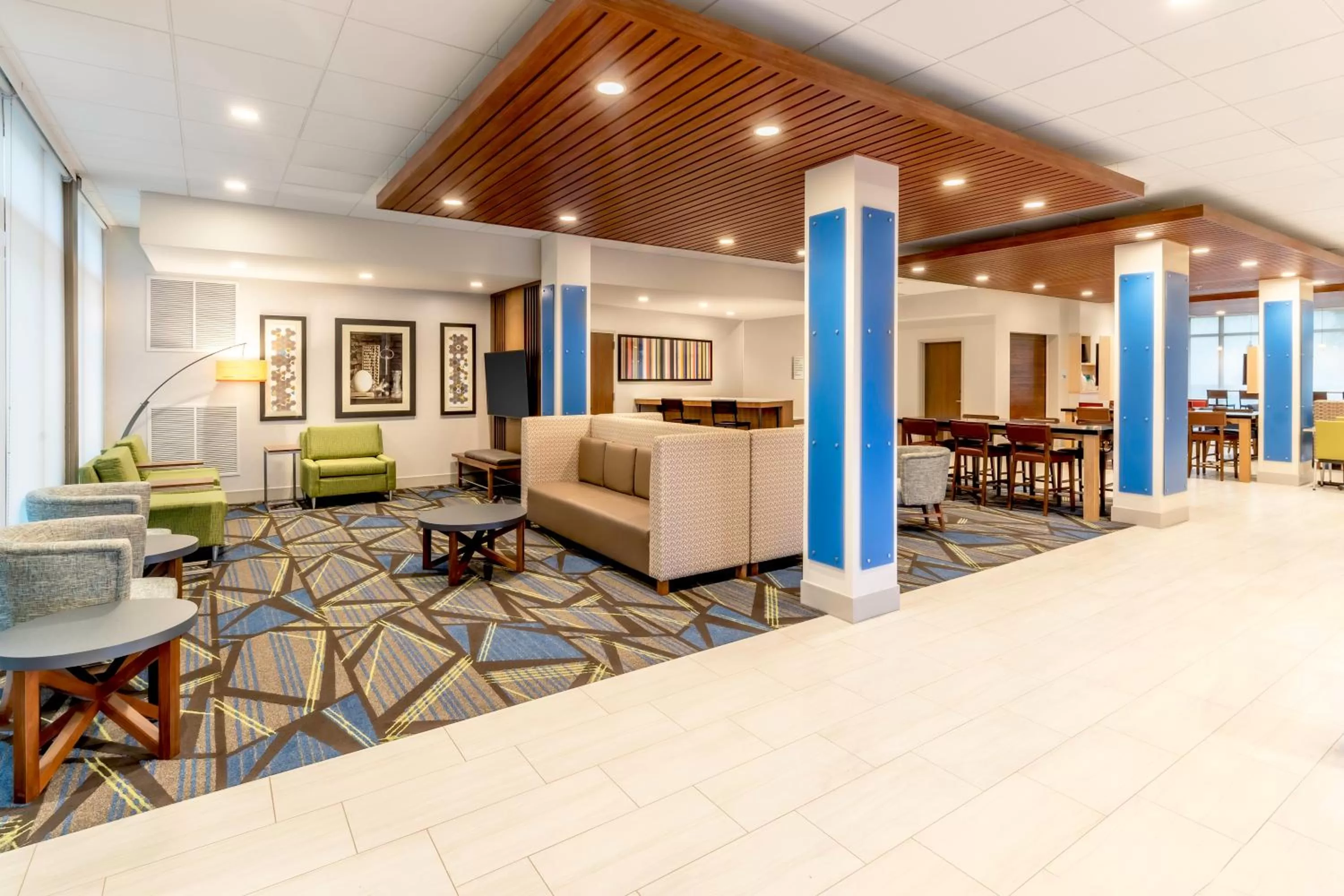 Property building in Holiday Inn Express & Suites - Milwaukee West Allis by IHG