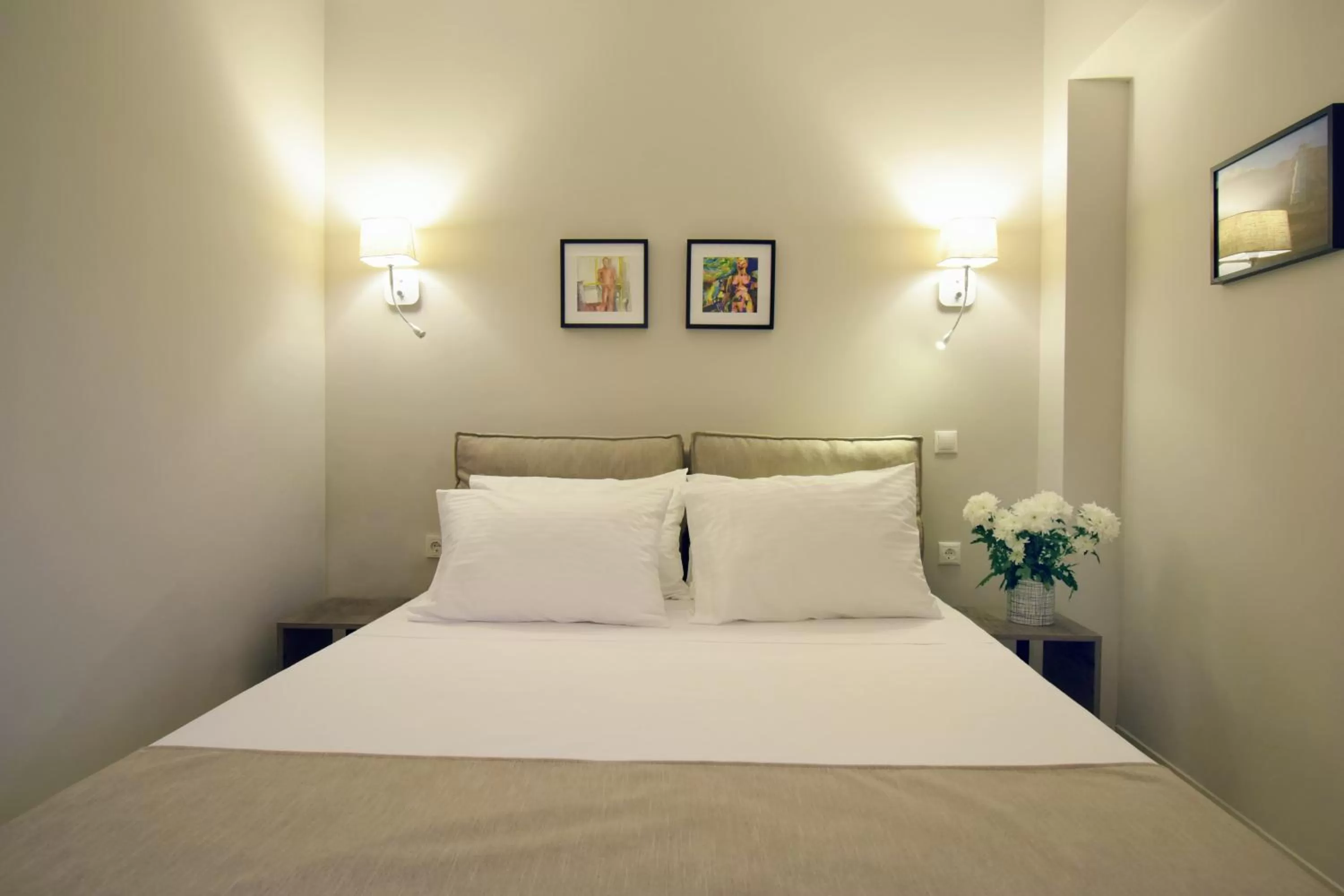 Photo of the whole room, Bed in Athens Iris Hotel