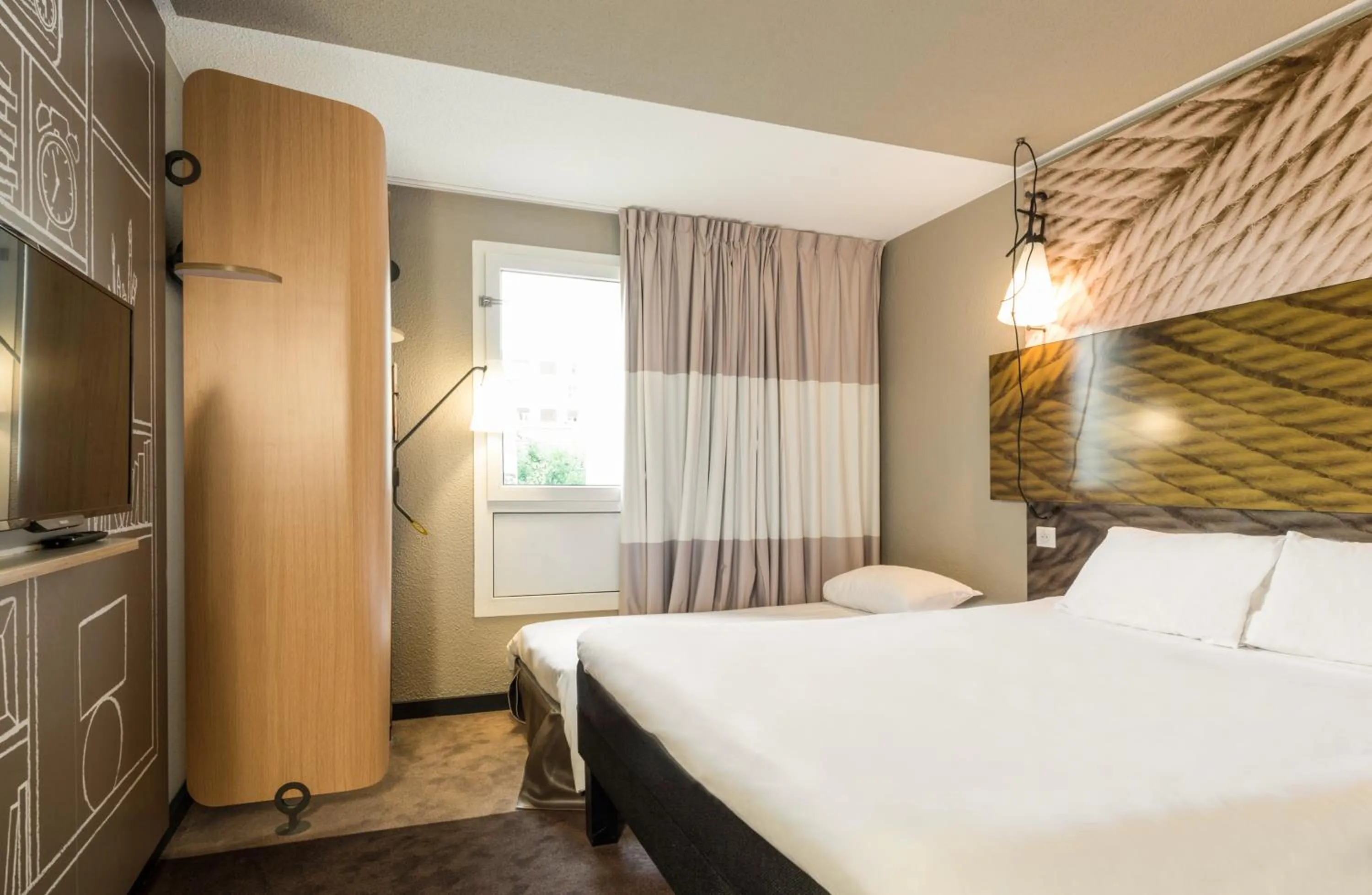 Property building, Bed in ibis Saint Quentin en Yvelines - Vélodrome