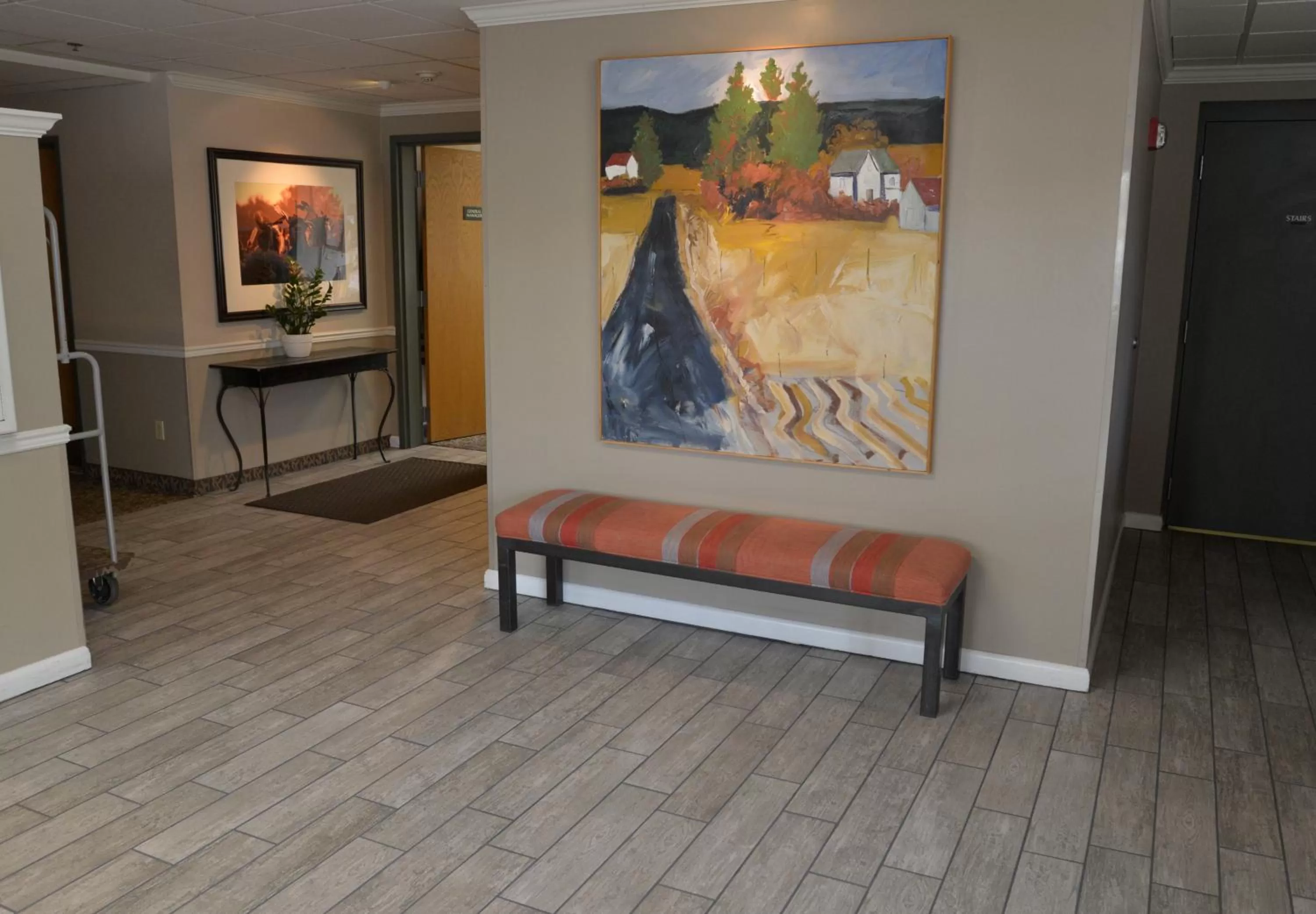 Decorative detail in Hilltop Inn by Riversage