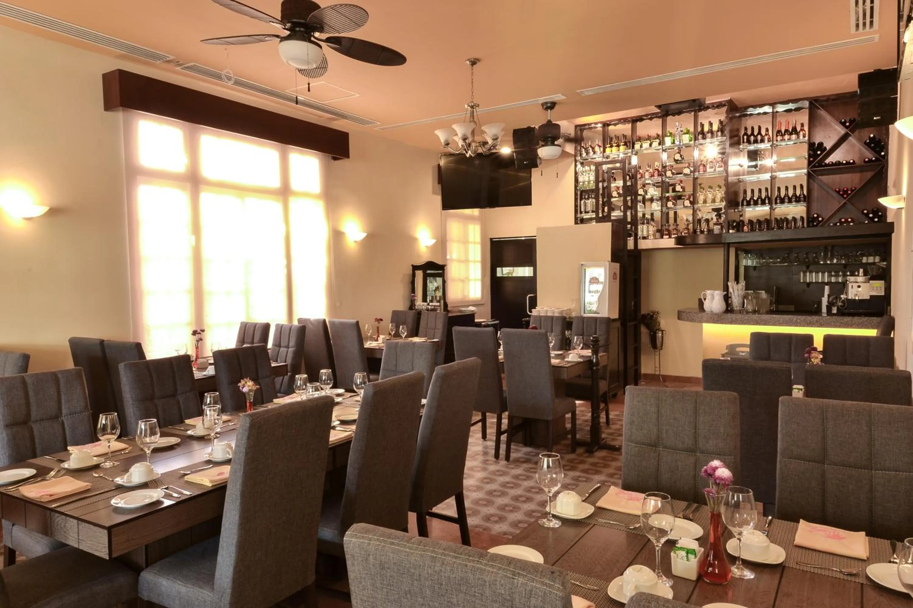 Restaurant/places to eat in Hotel Boutique Real San Juan Center