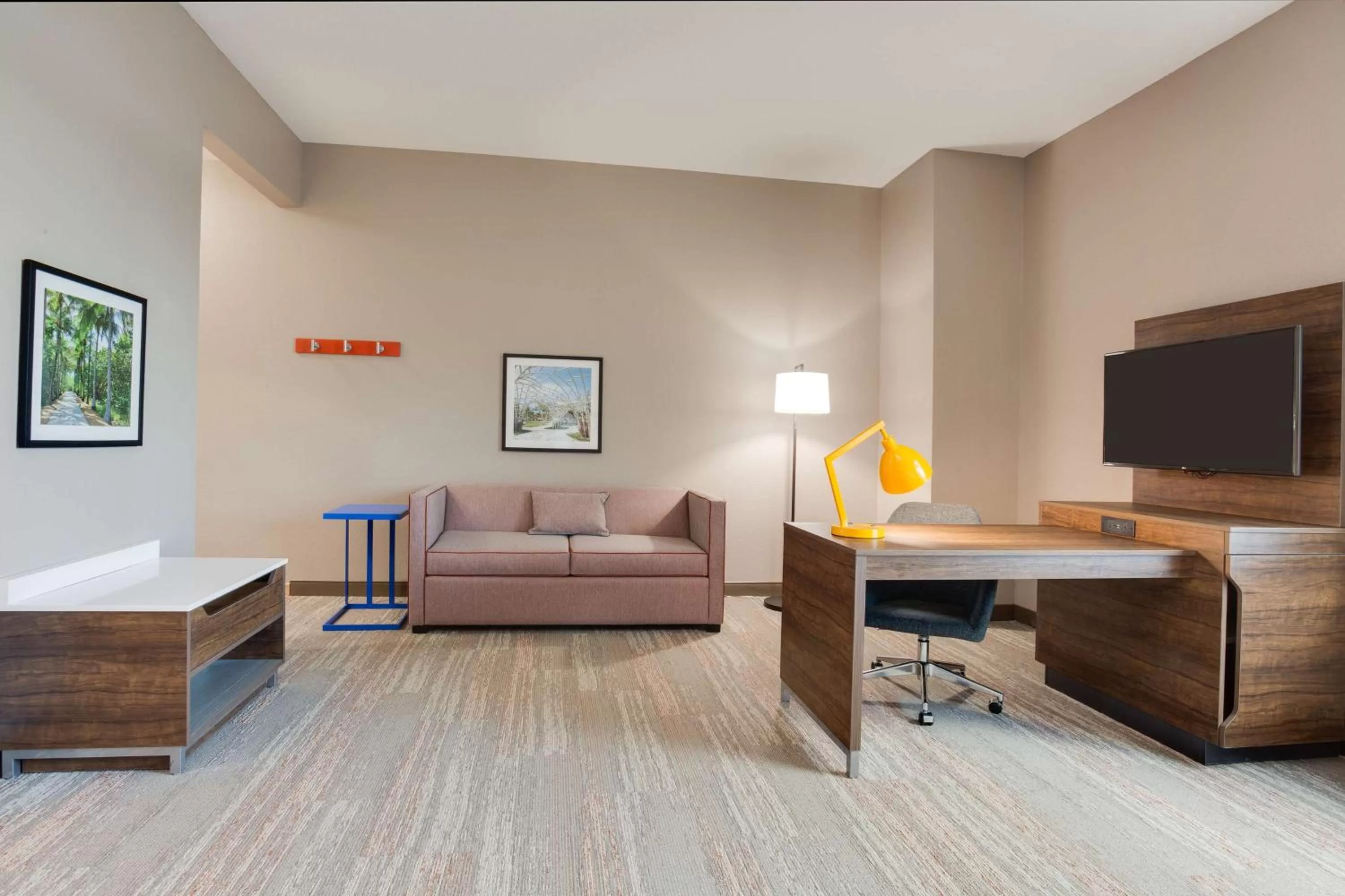 Living room in Hampton Inn & Suites Fort Lauderdale - Miramar