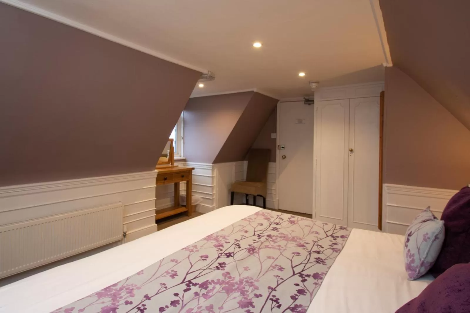 Bedroom, Bed in The Town House