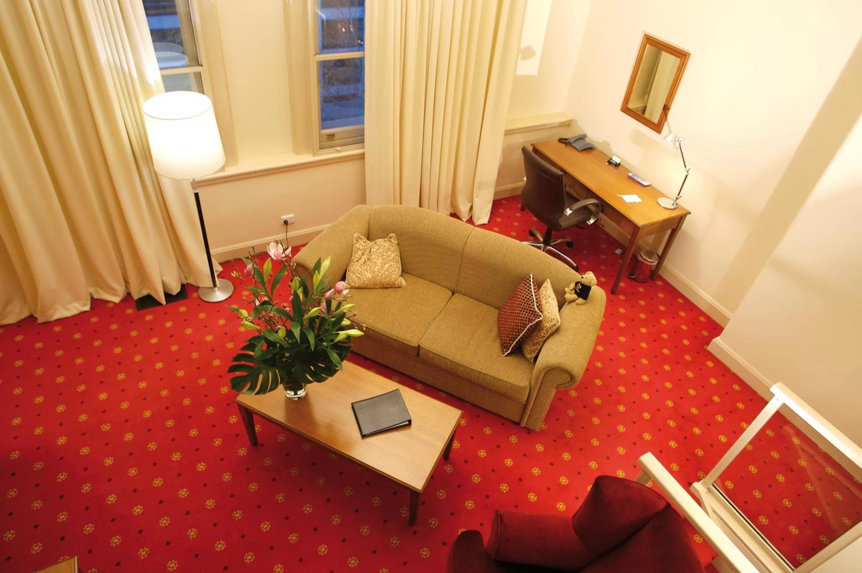 Living room in Grand Hotel Melbourne