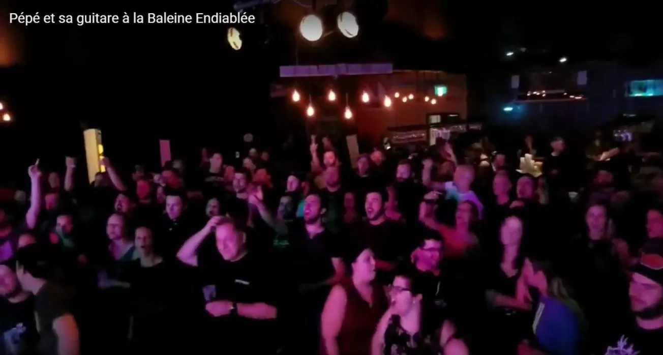 Evening Entertainment in La Baleine Endiablée Microbrasserie