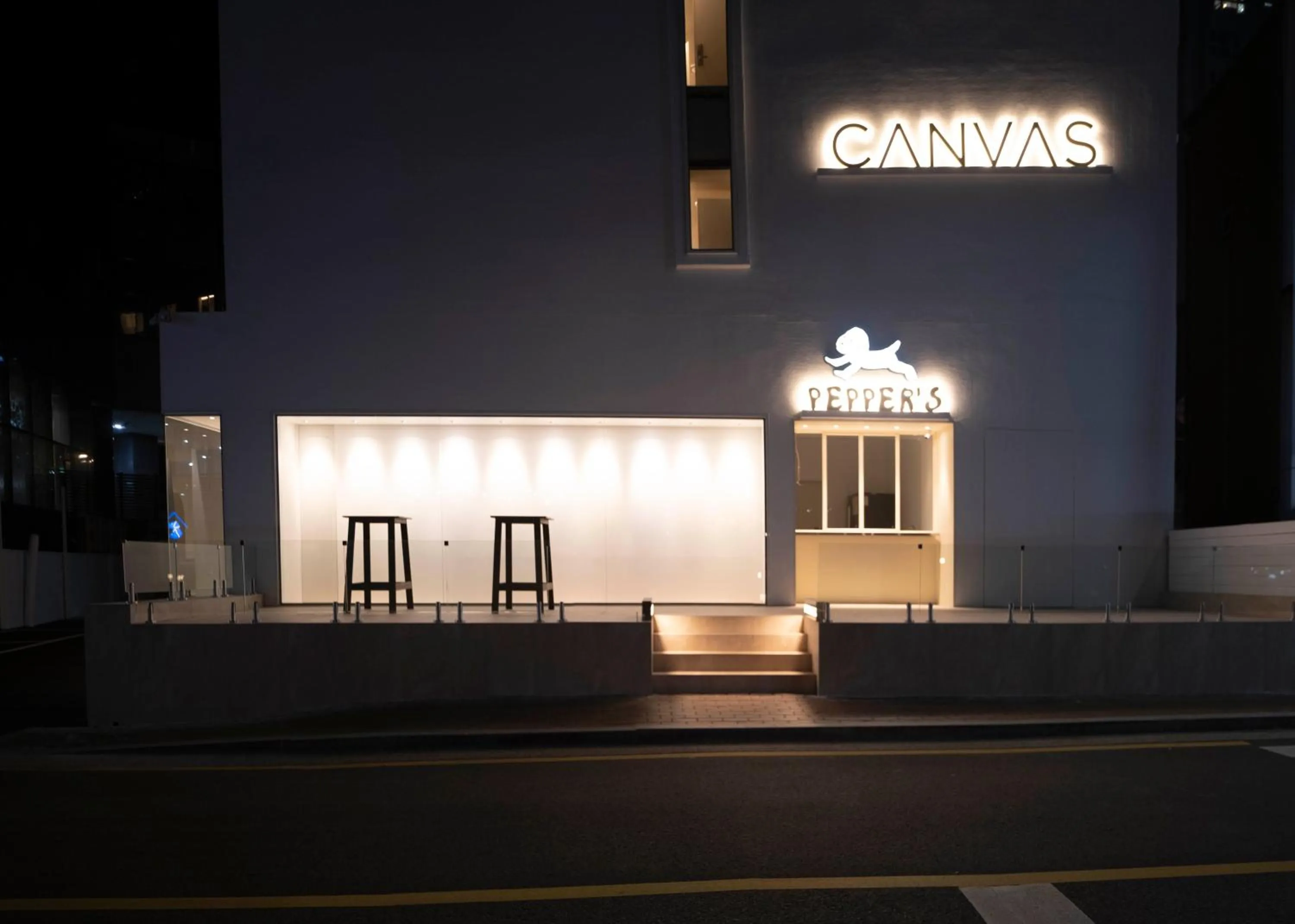 Facade/entrance in Canvas Hostel