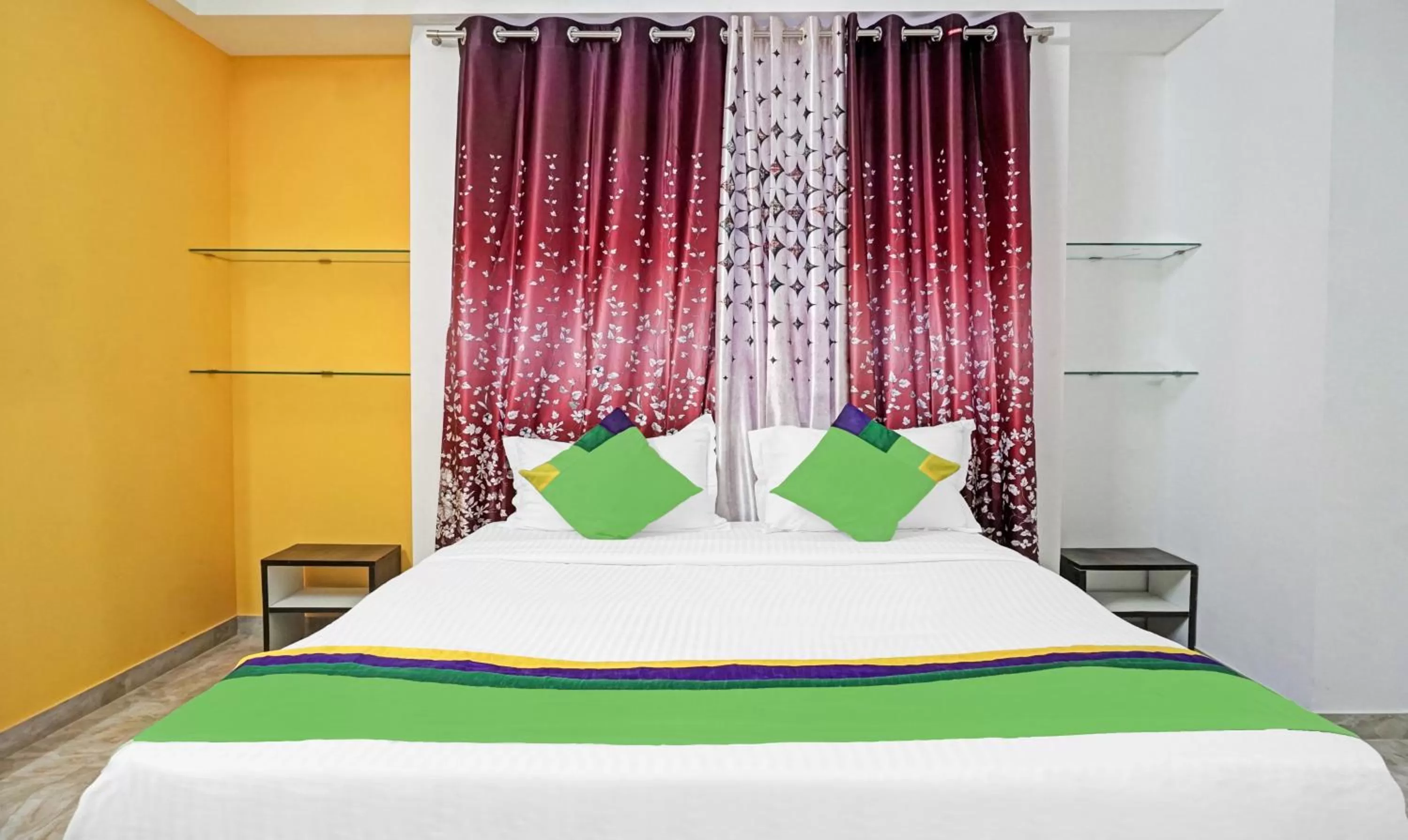Bedroom, Bed in Treebo Atithi Corporate Stay Baner IT Hub