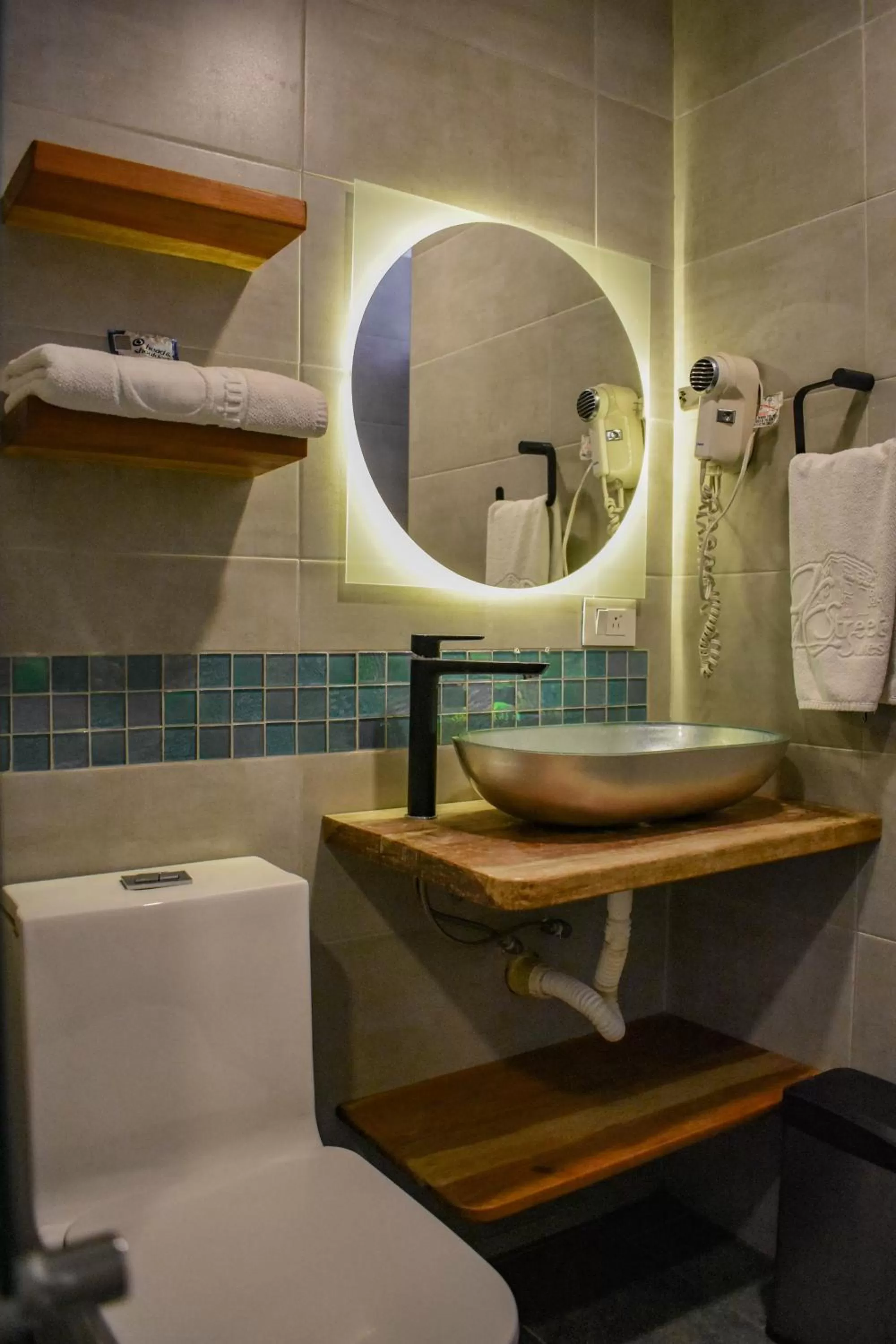 Bathroom in Cora 96 Street Apartments