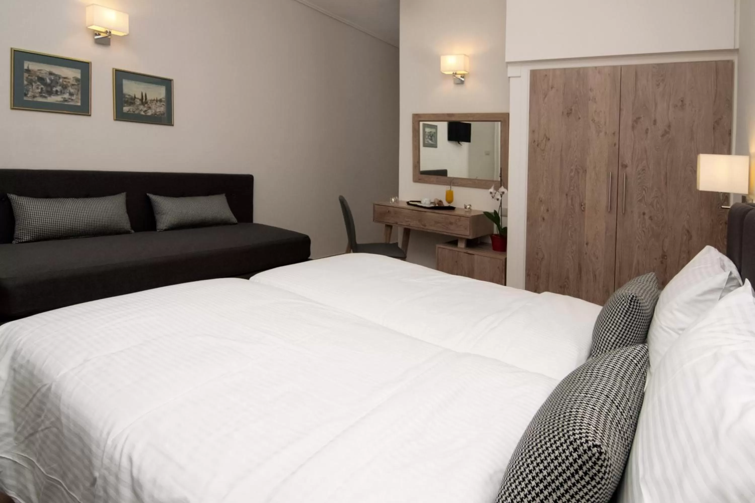 Bed in Green Hill Hotel