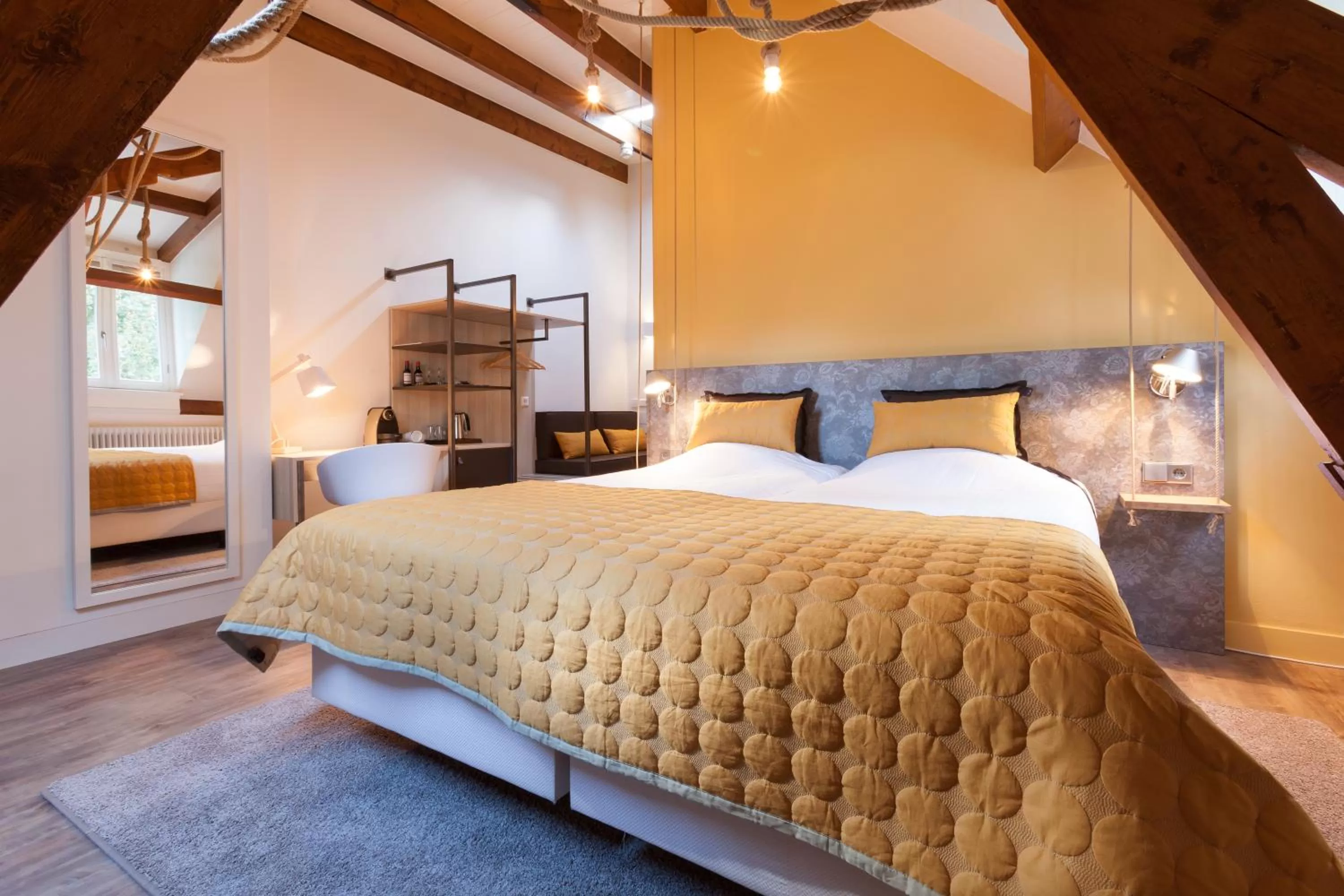 Photo of the whole room, Bed in Landgoed Groot Warnsborn