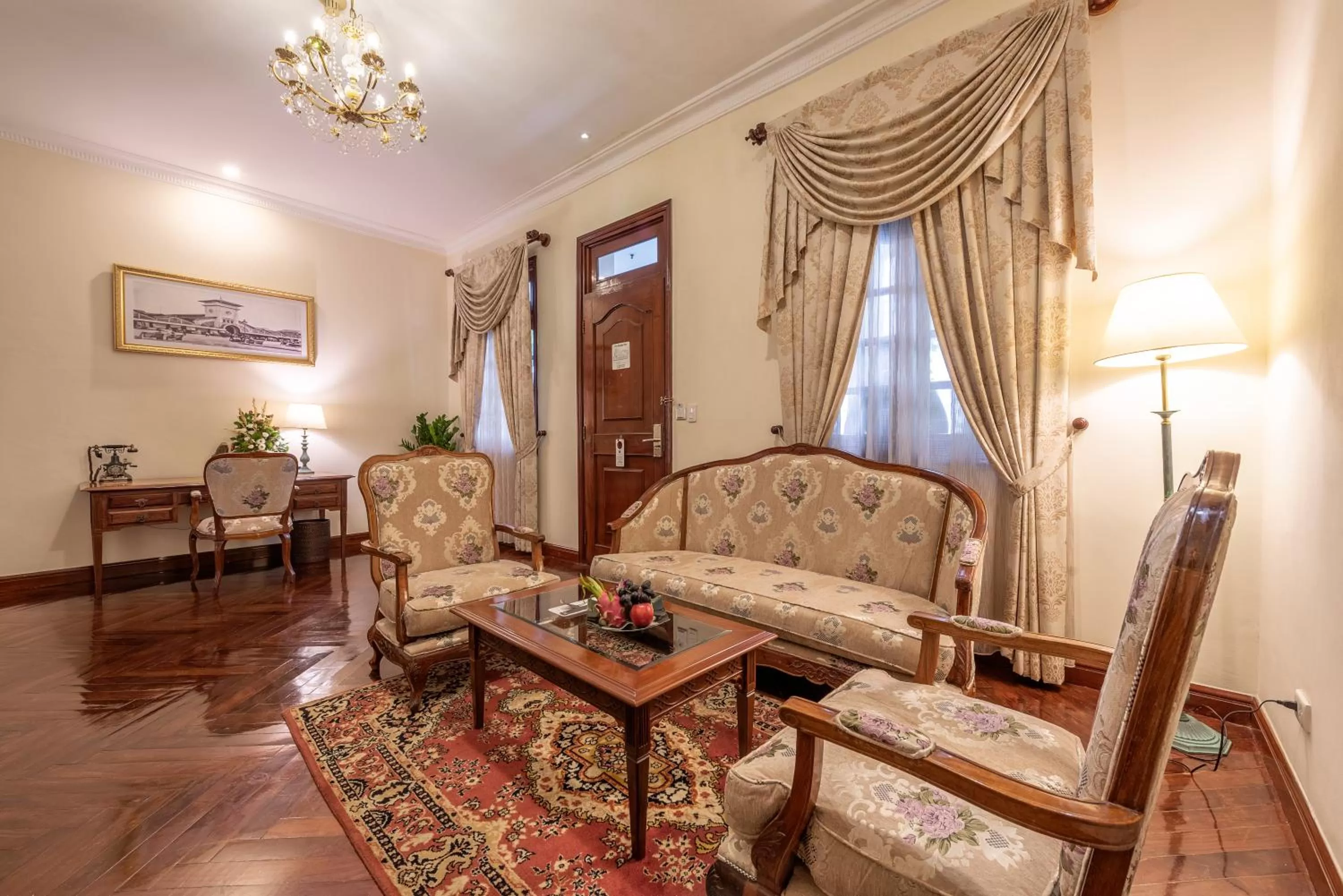 Living room in Hotel Grand Saigon
