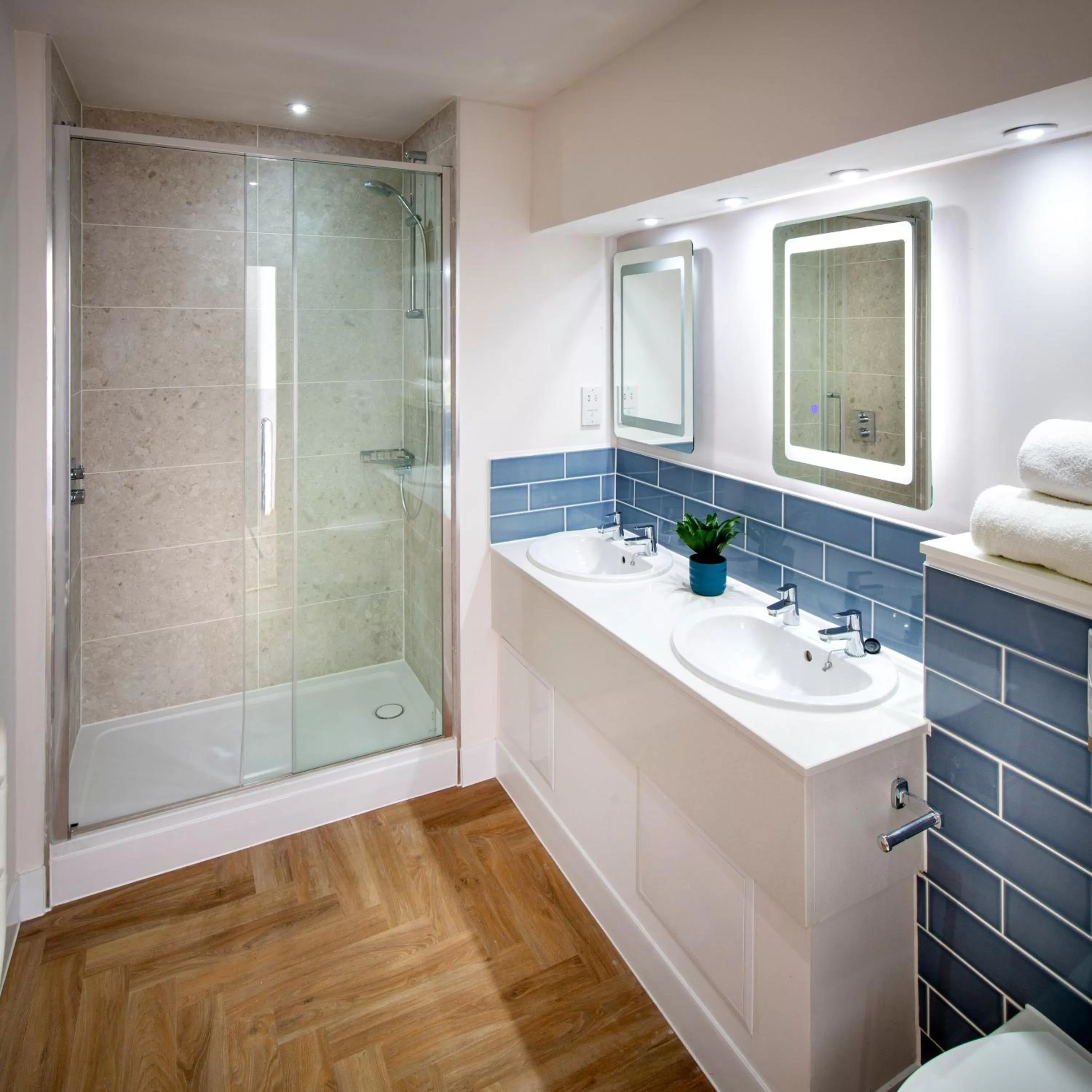 Bathroom in Bruntsfield Hotel