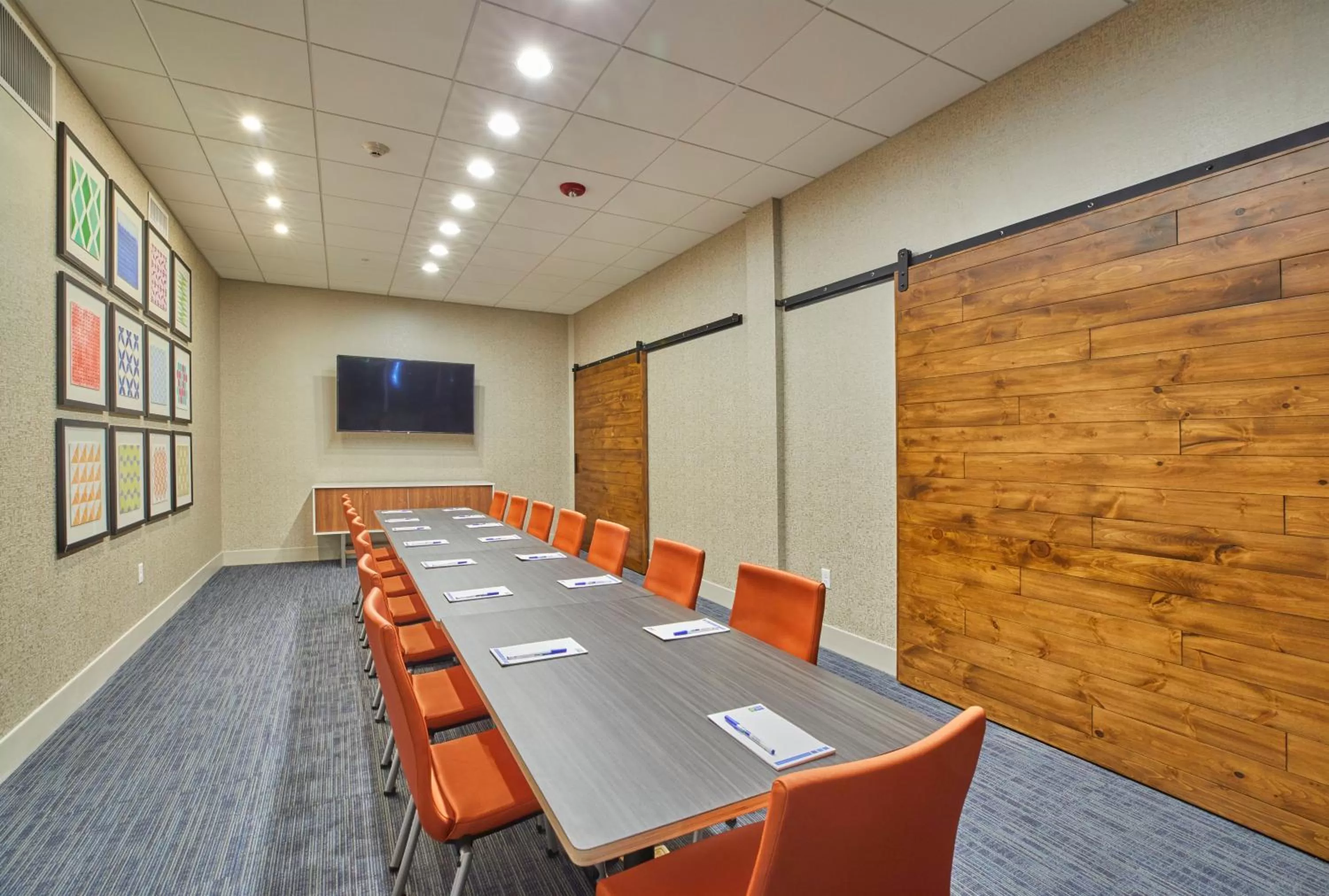 Meeting/conference room in Holiday Inn Express & Suites - Hermiston Downtown by IHG