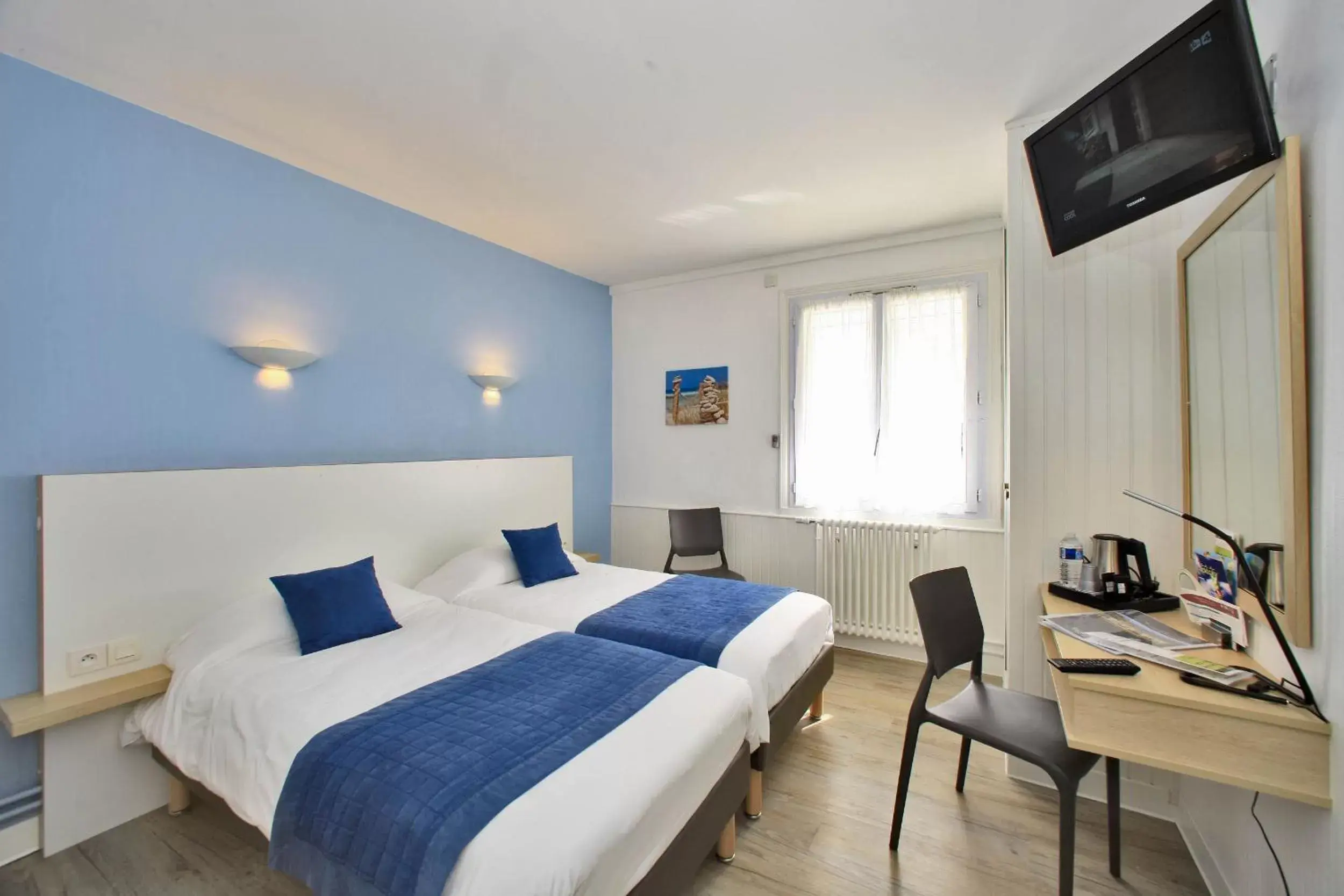 Standard Twin Room with Courtyard View in Hotel Les Dunes Standard Twin Room with Courtyard View in Hotel Les Dunes