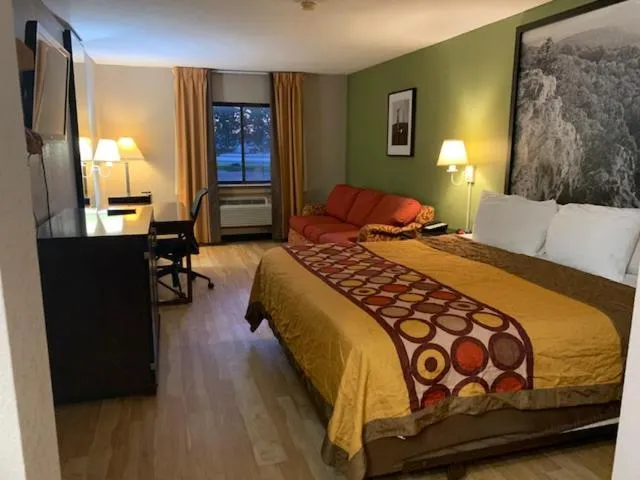 Bed in Super 8 by Wyndham West Memphis