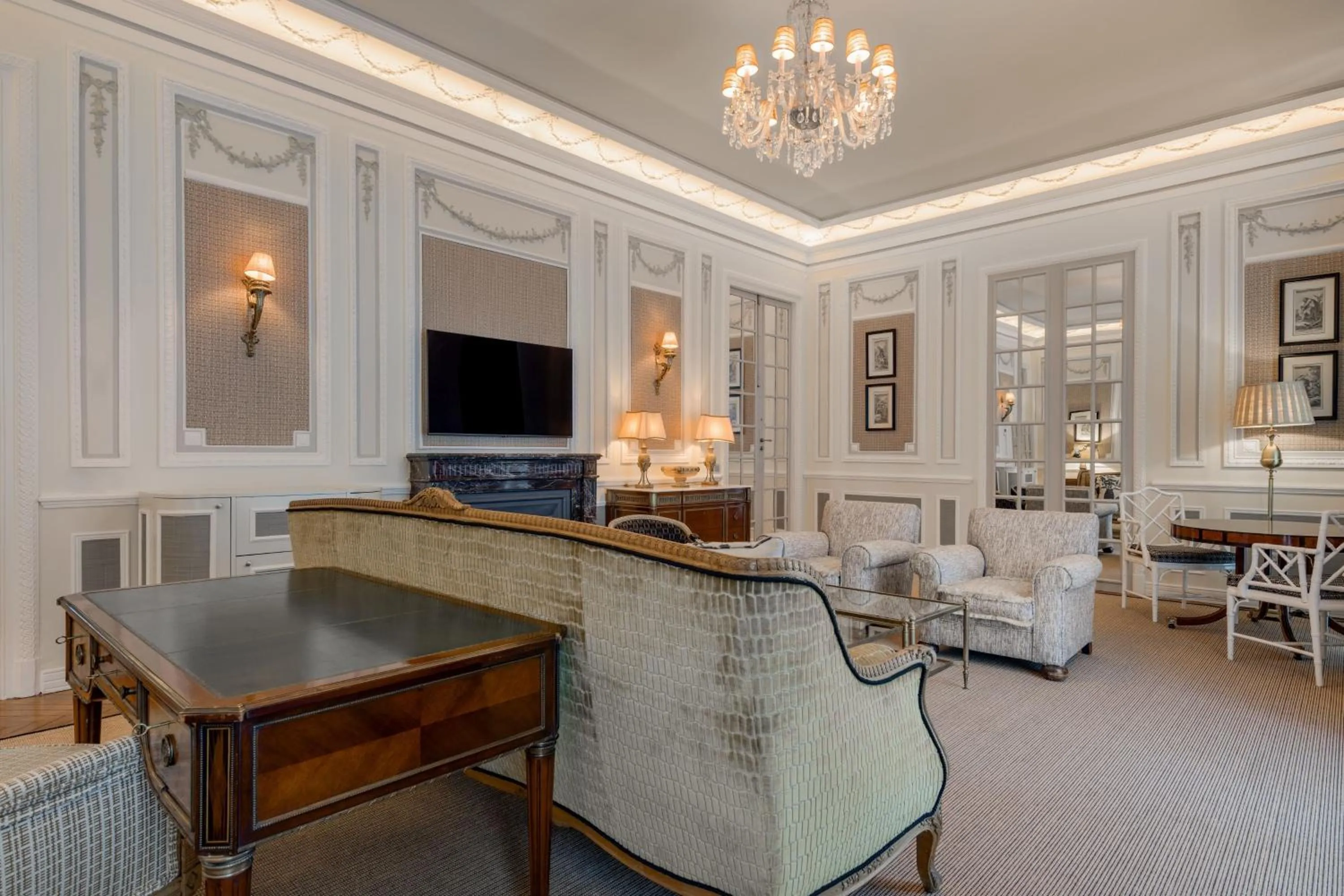 Living room in Santo Mauro, a Luxury Collection Hotel, Madrid