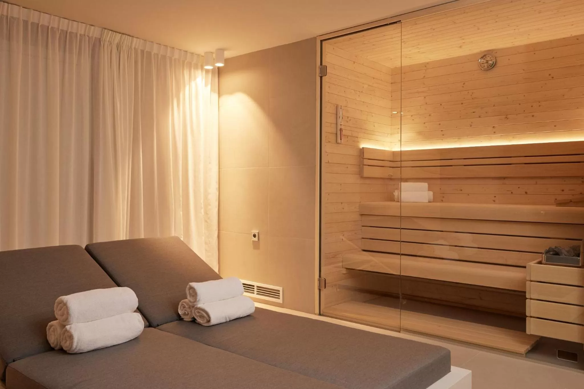Sauna, Bed in C-Hotels Burlington