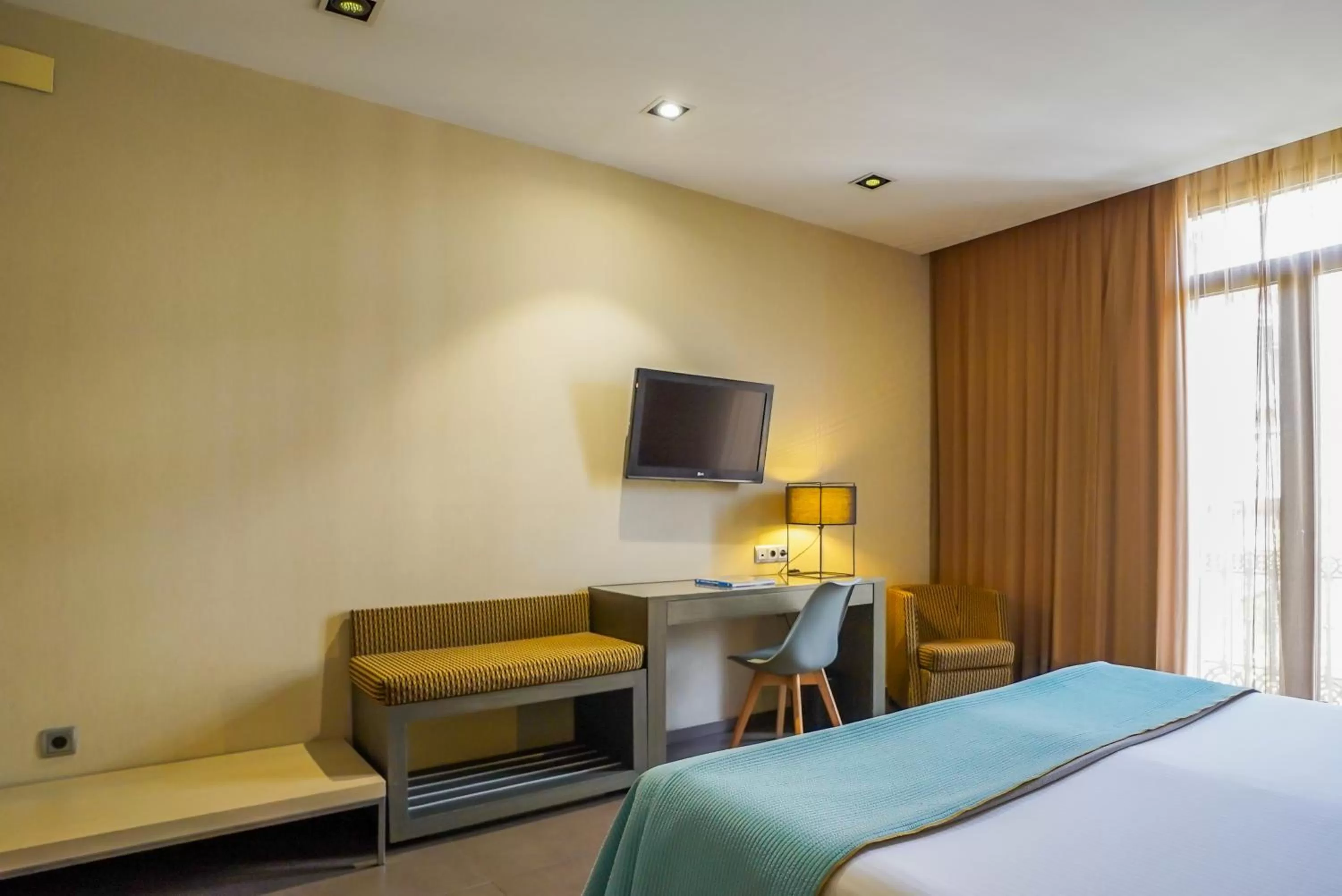 TV and multimedia, Bed in Hotel Constanza