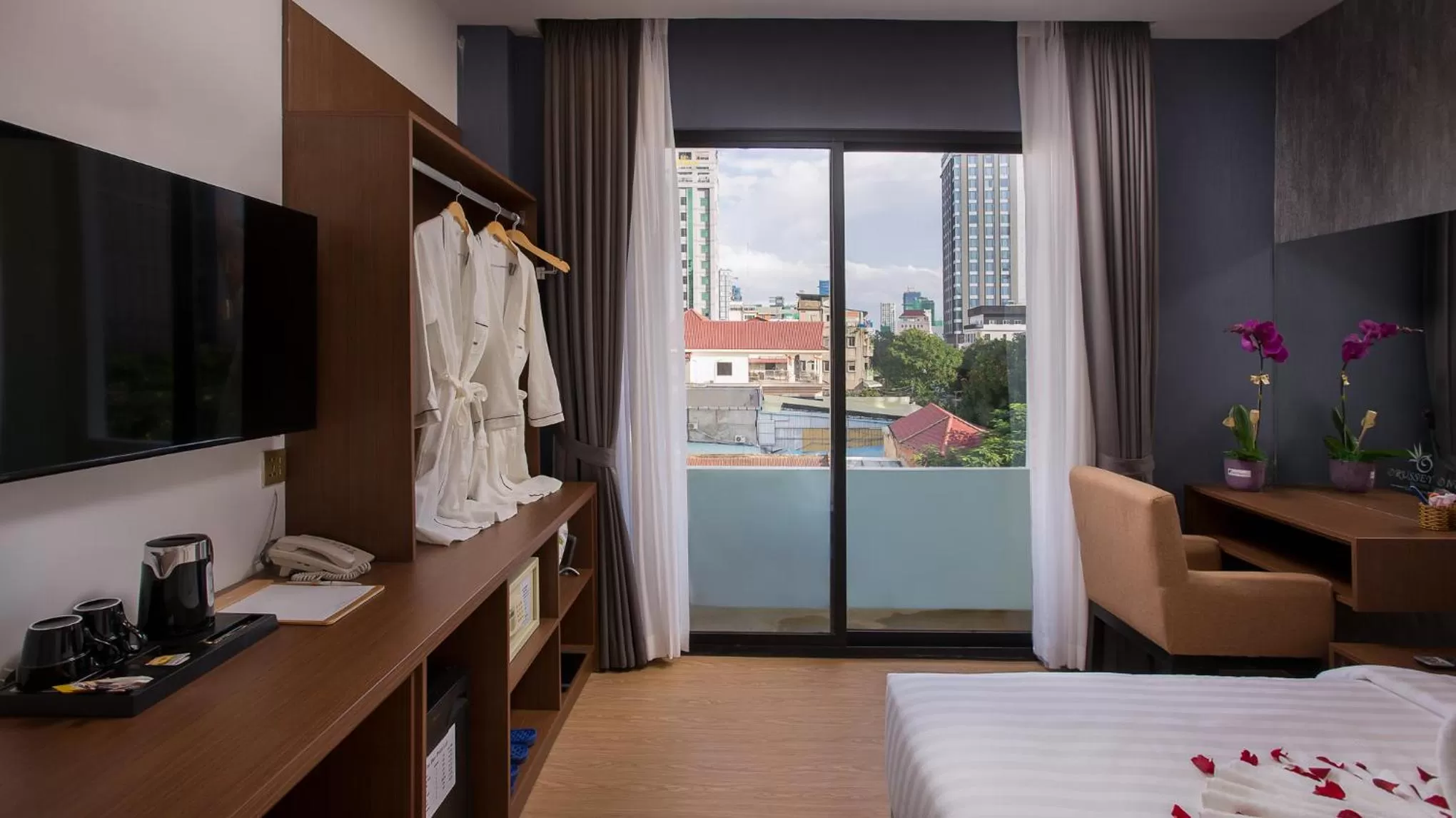 Balcony/Terrace, Bed in Orussey One Boutique