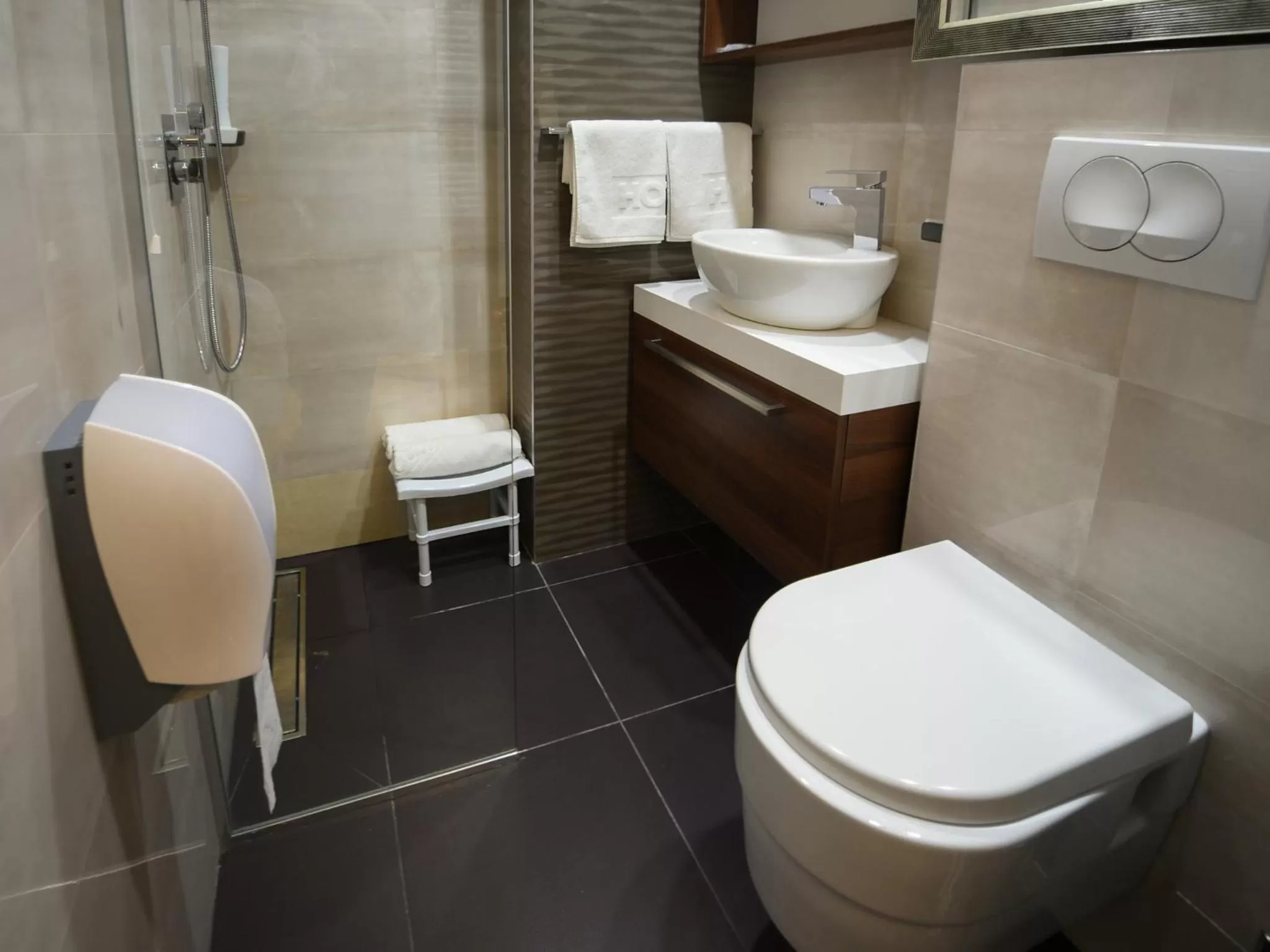 Bathroom in Hotel Ideo Lux