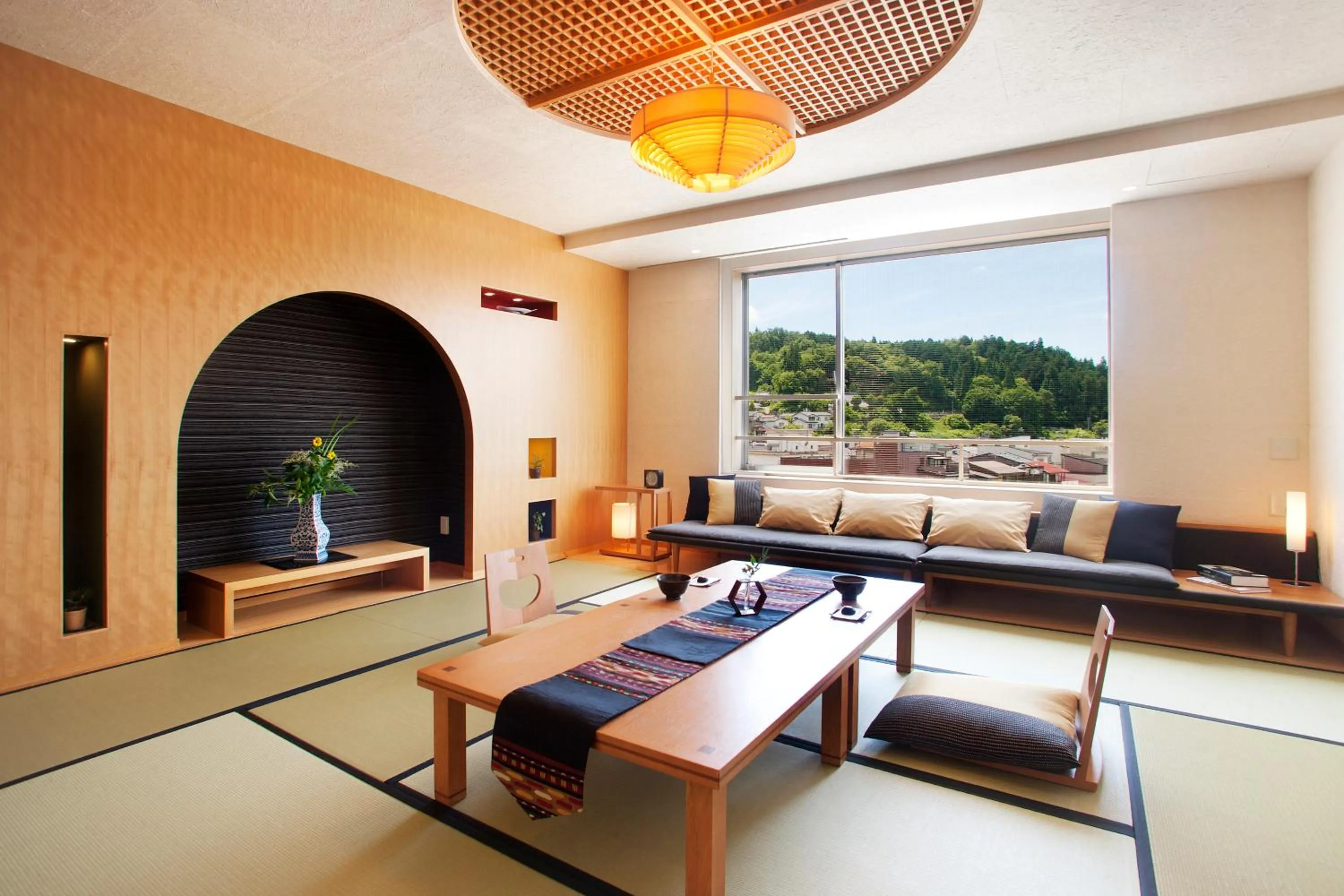 Seating area in Honjin Hiranoya Kachoan