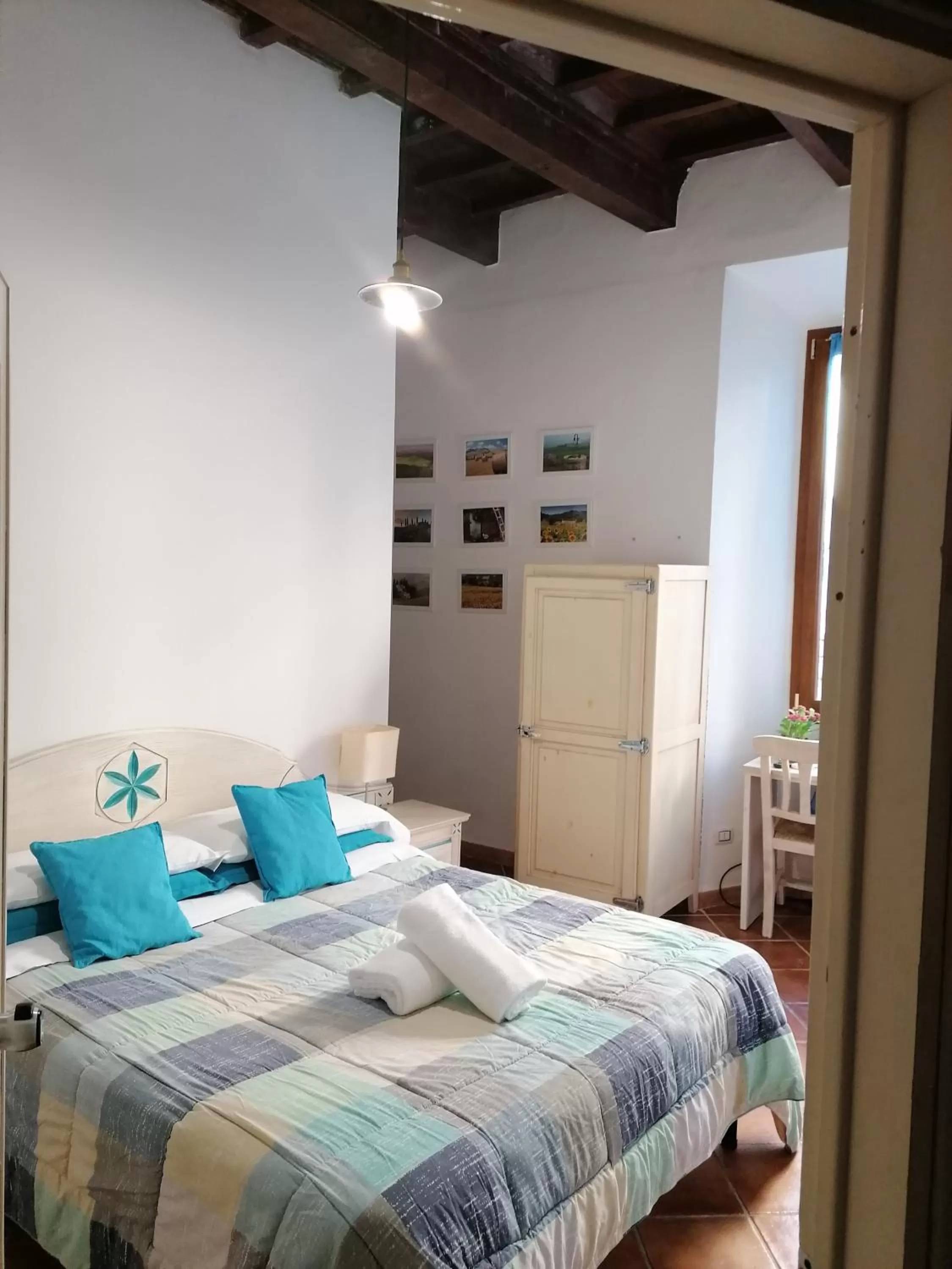 Photo of the whole room, Bed in Cicerone Guest House