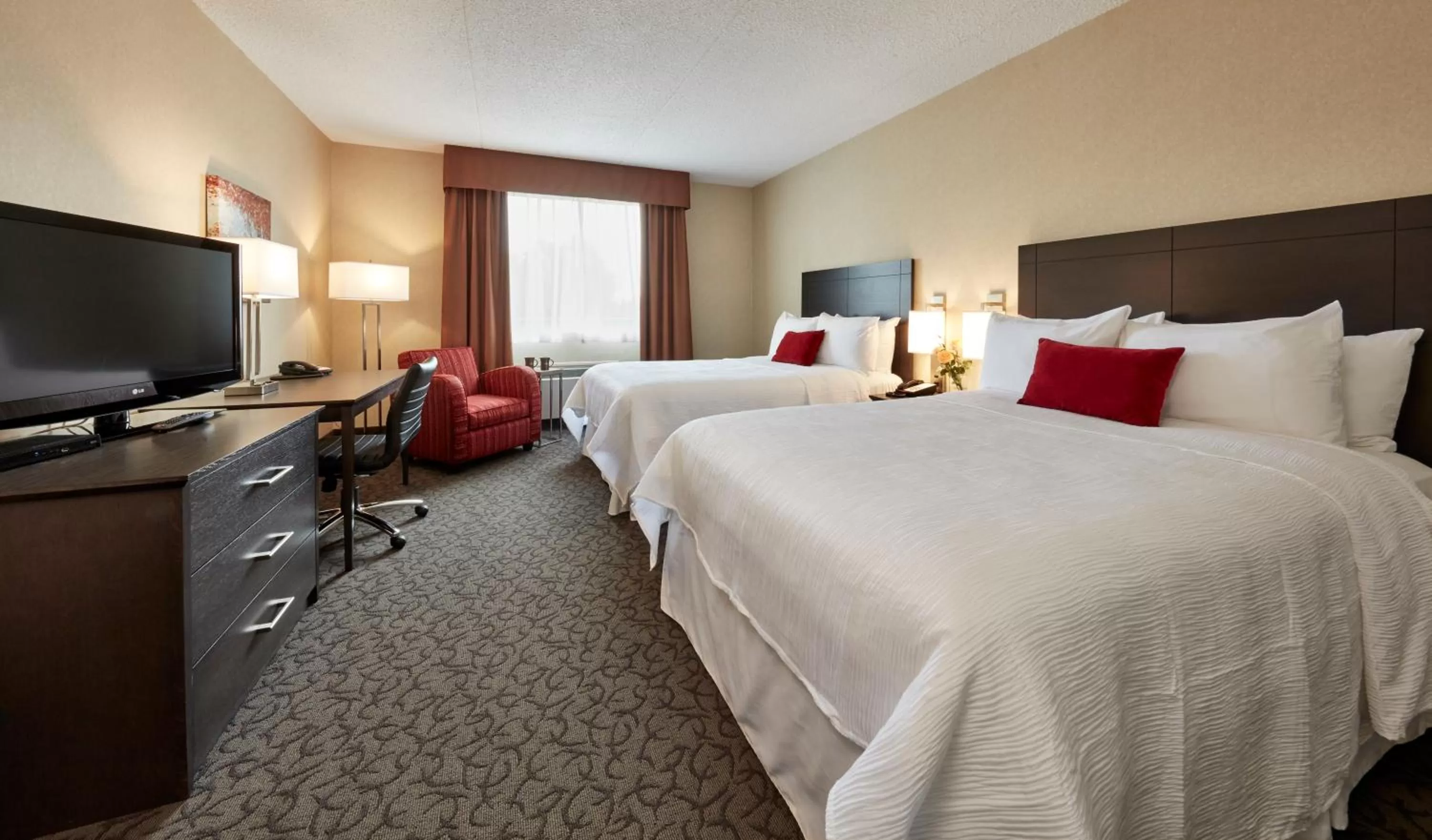 TV and multimedia, Bed in Travelway Inn Sudbury