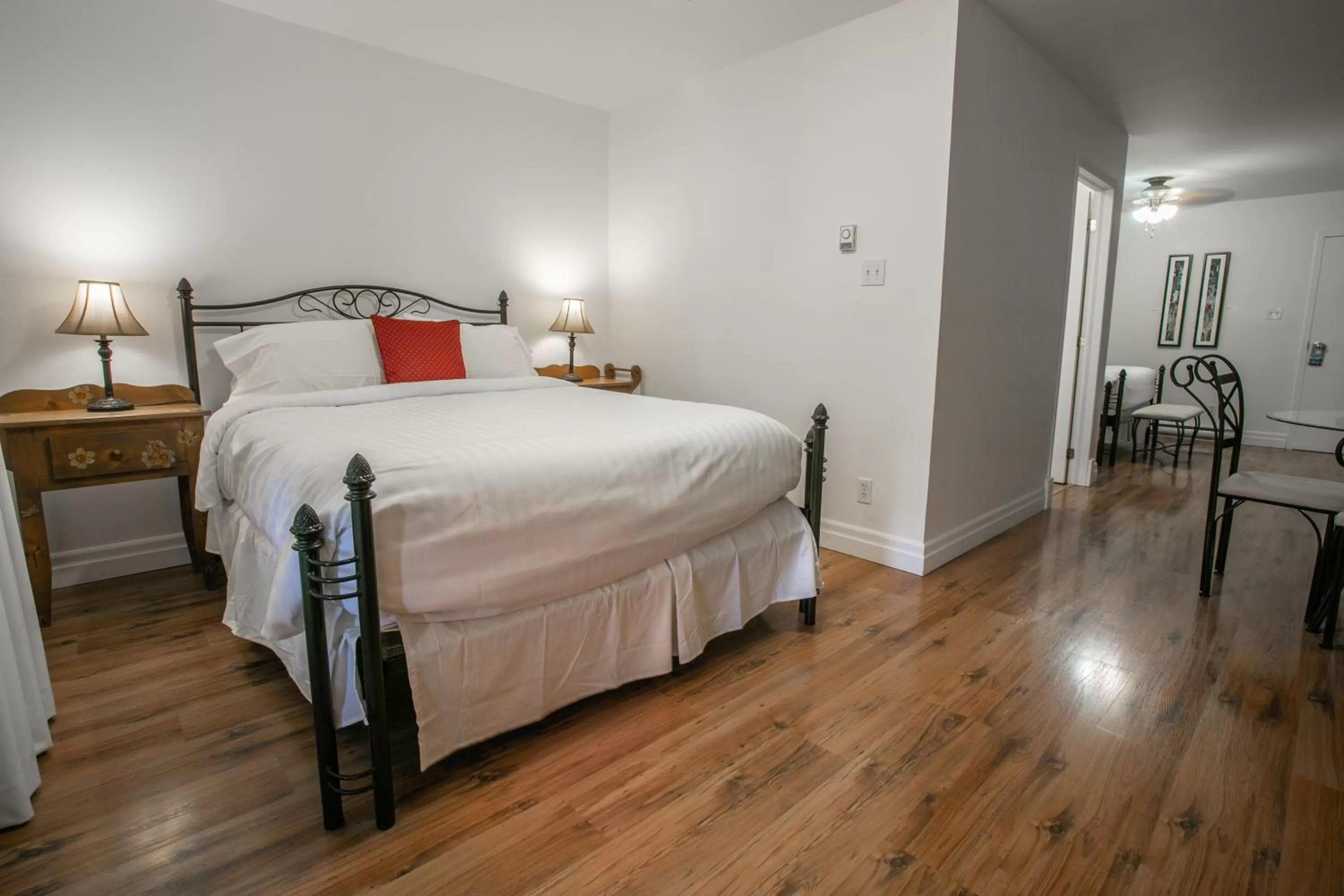 Bedroom, Bed in Auberge Seigneurie des Monts