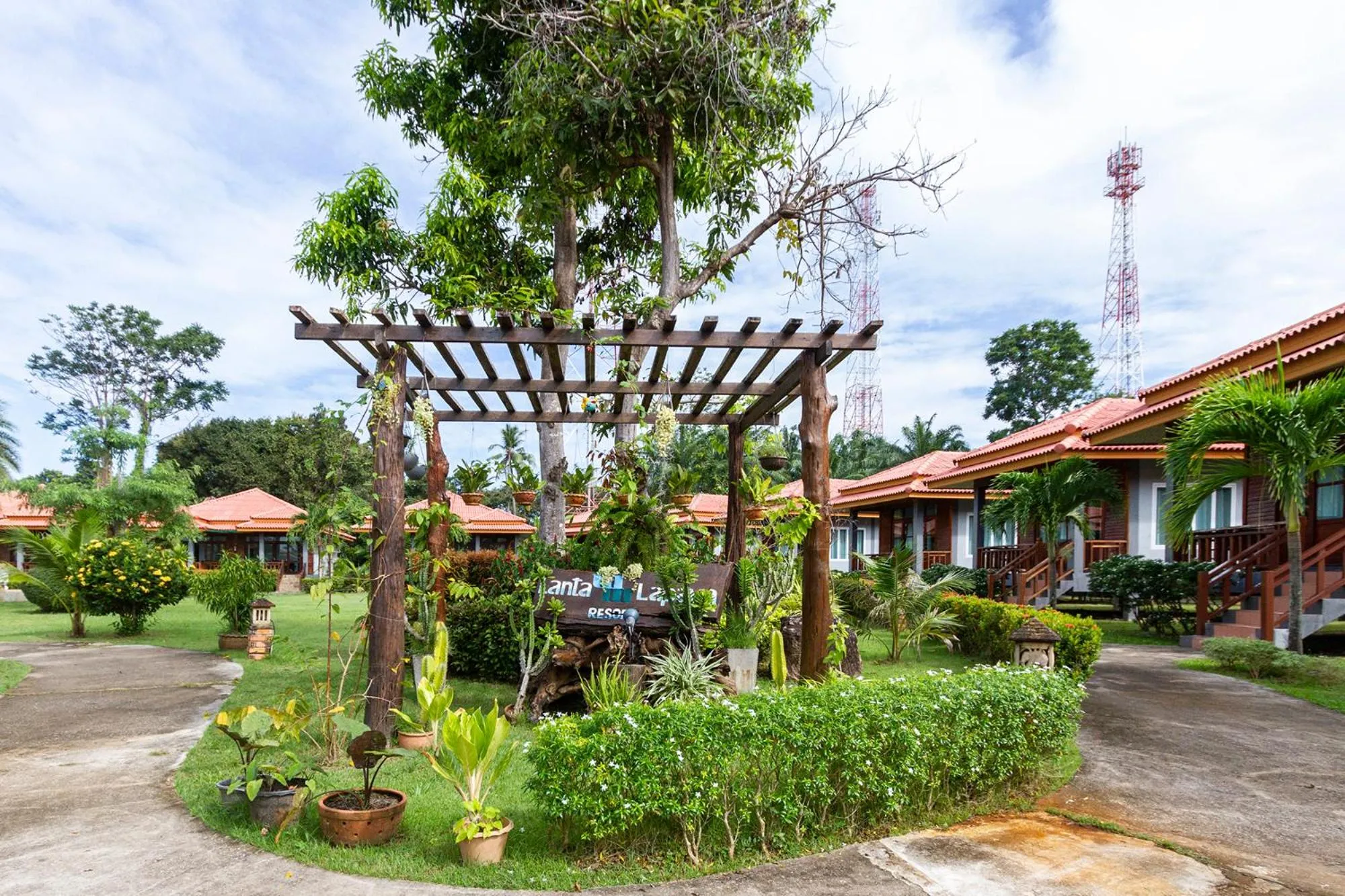 Garden in Lanta Lapaya Resort