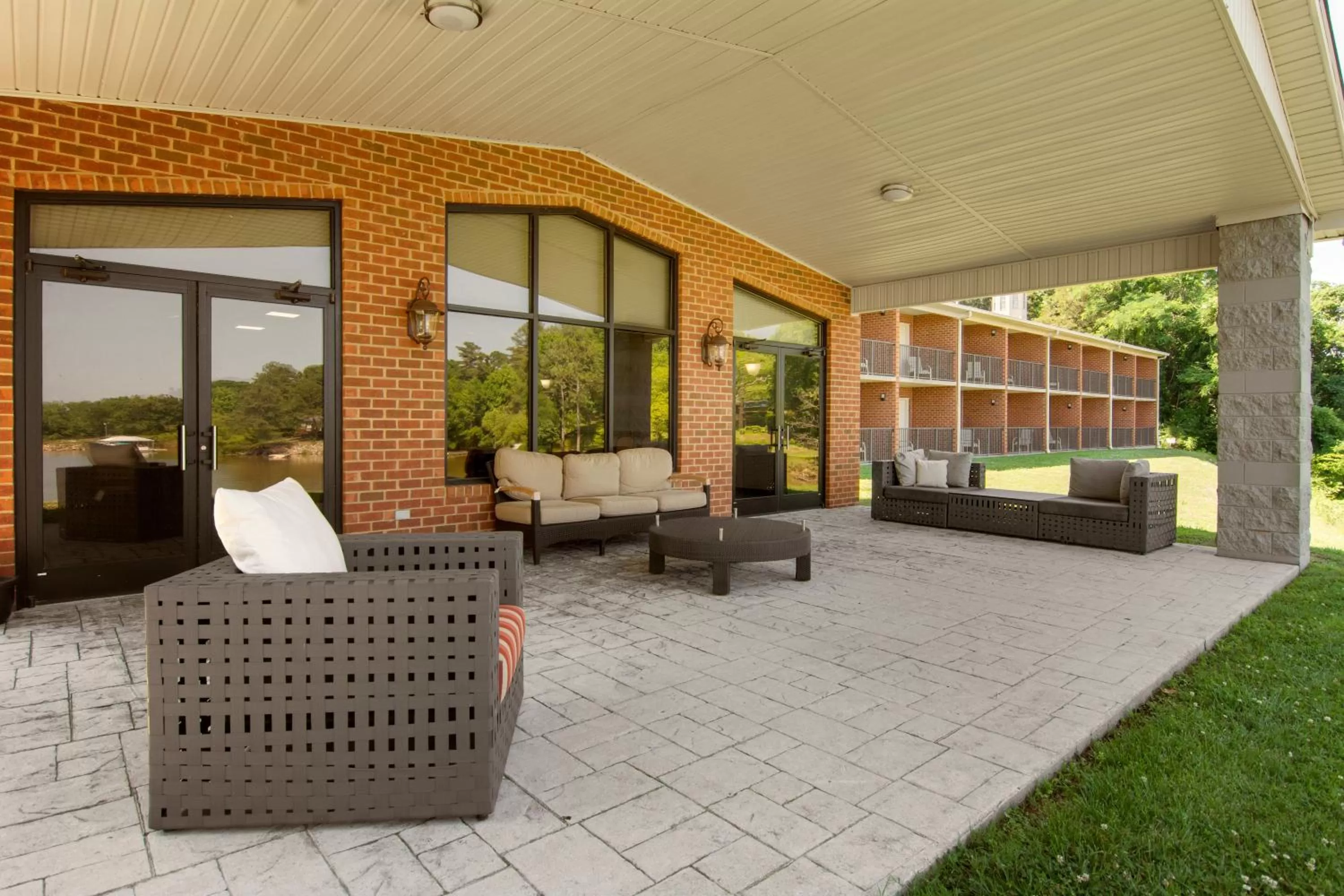 Patio in Clarion Pointe on the lake Clarksville-South Hill West