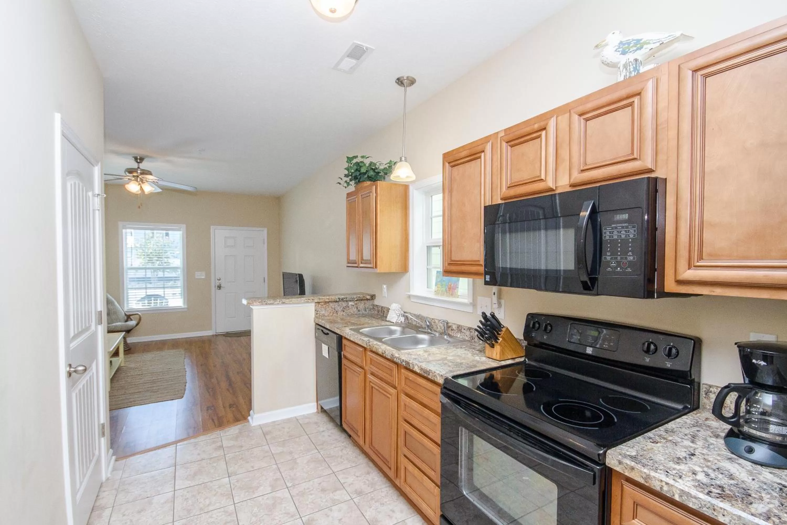 Kitchen or kitchenette, Kitchen/Kitchenette in Beach Vacation Condos South