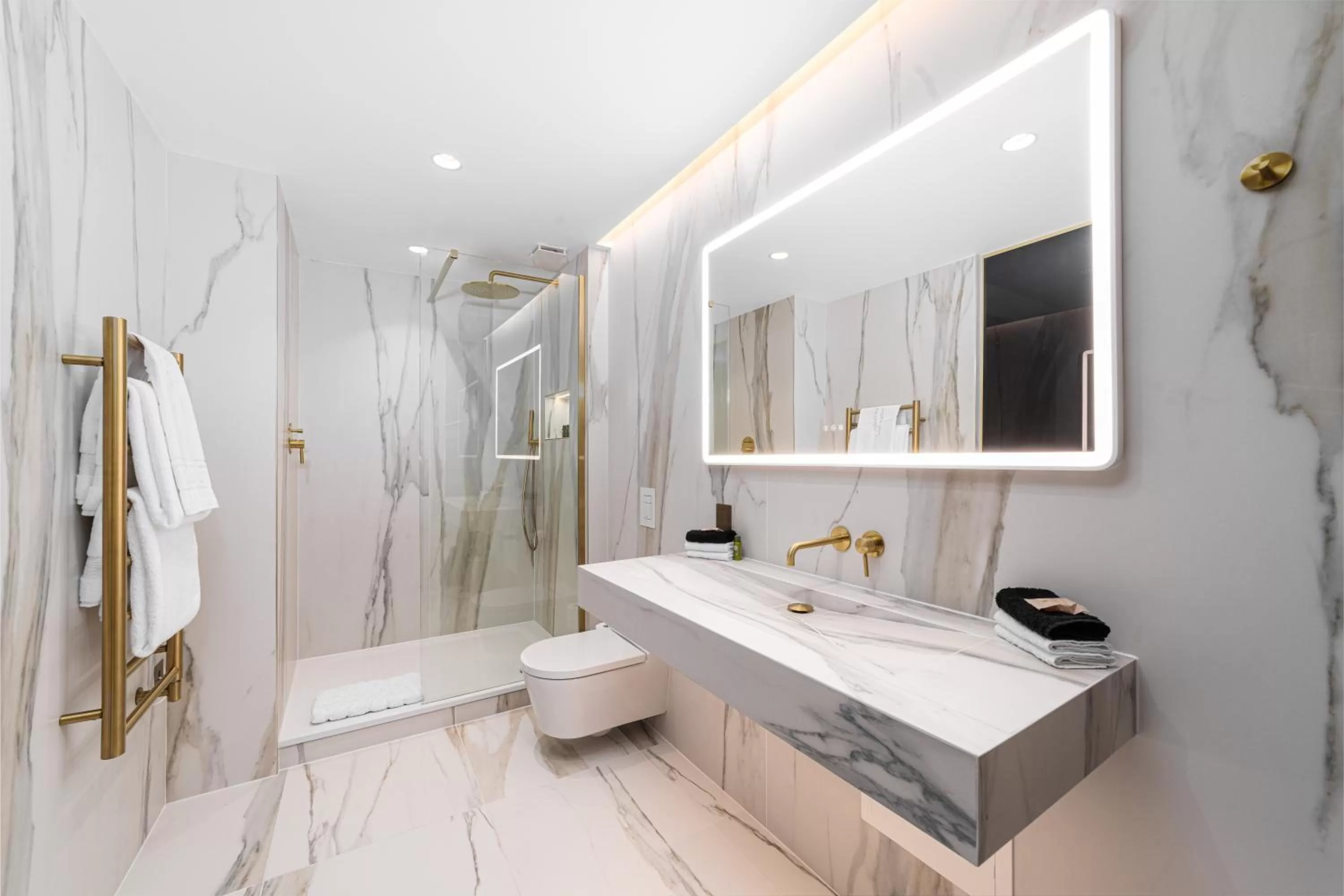 Shower in No.4 Carlton