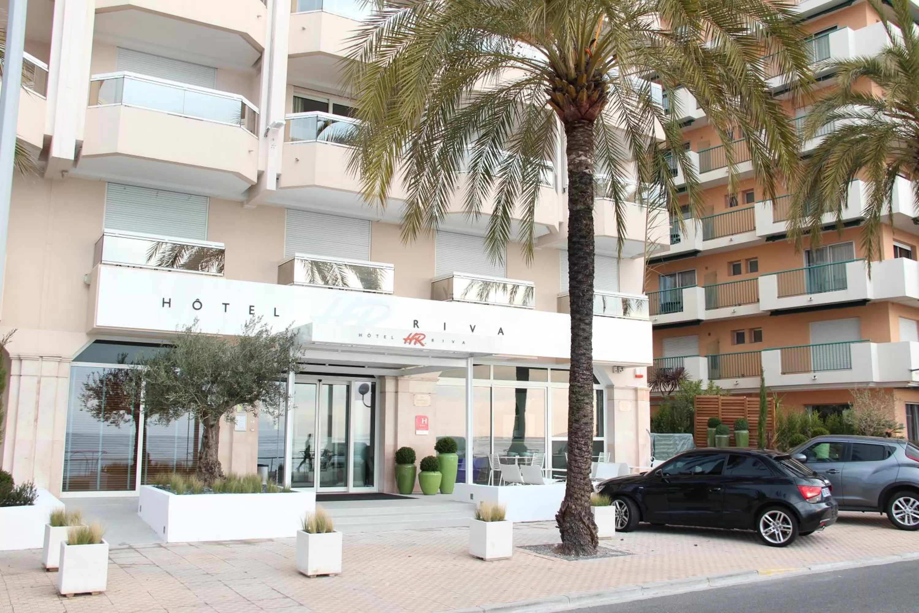 Facade/entrance in Hôtel Riva Art & Spa